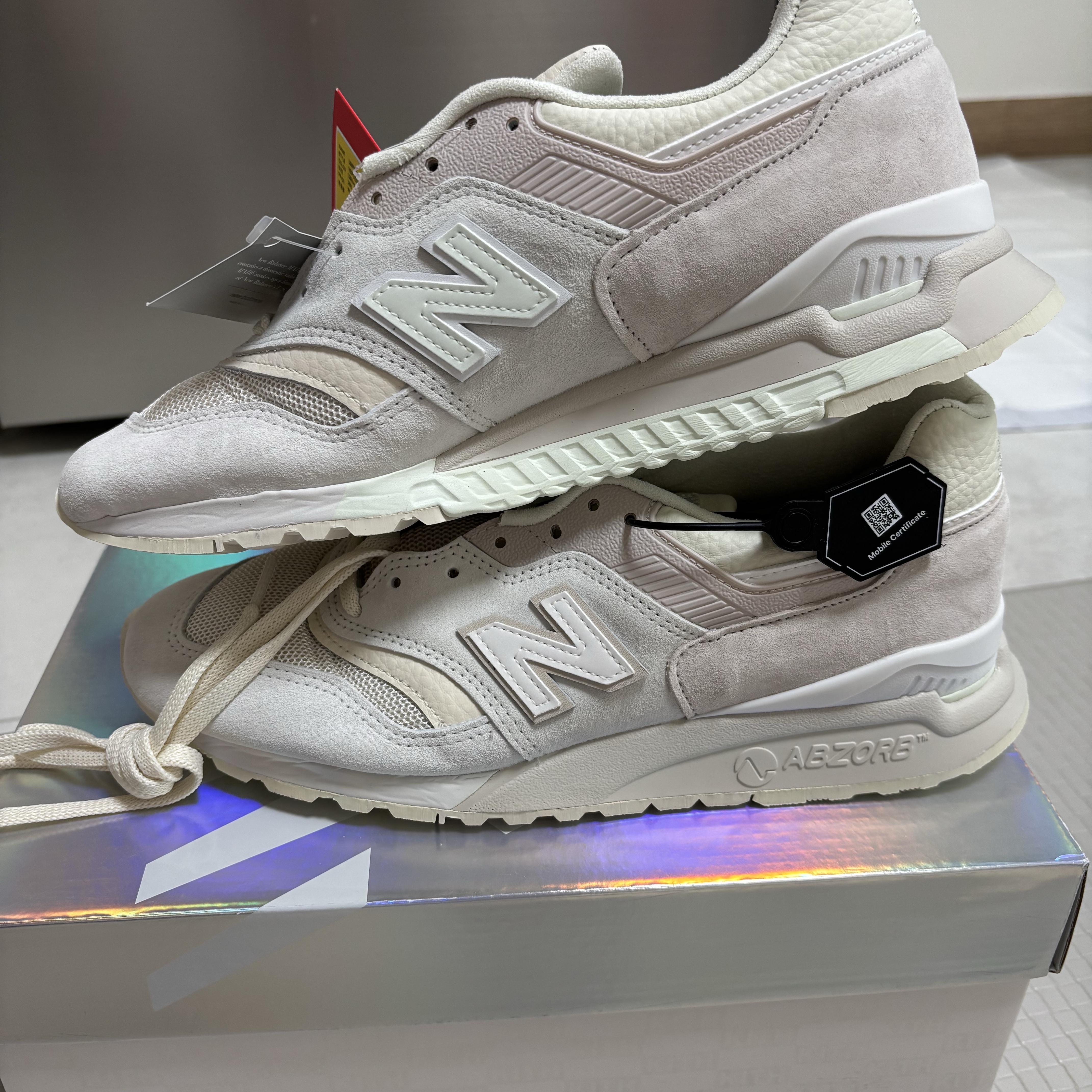 New Balance x Ronnie Fieg 997.5 Made in USA White Marshmallow 착용 스타일