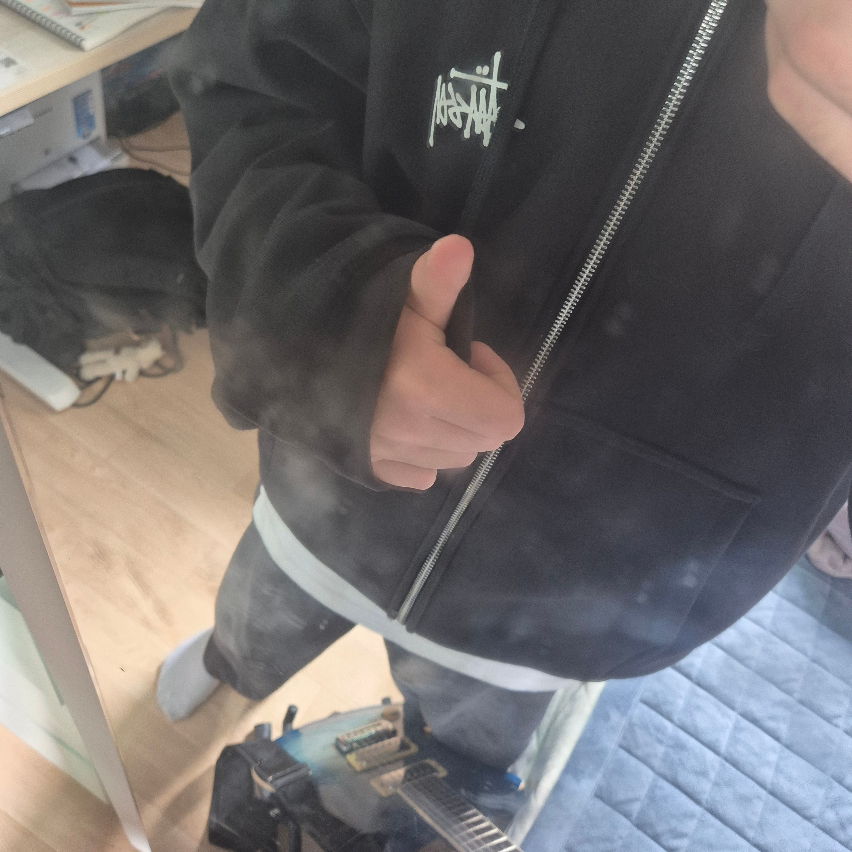 Stussy Basic Zip Hoodie Black 착용 스타일