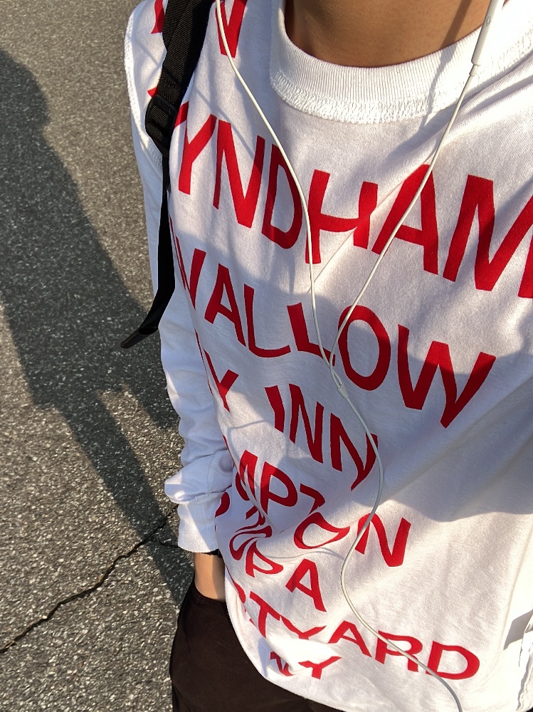 [KREAM 단독] Safarispot Highway Inn LS T-Shirt White Red 착용 스타일