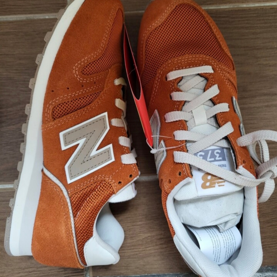 New Balance 373 Rust Oxide 착용 스타일