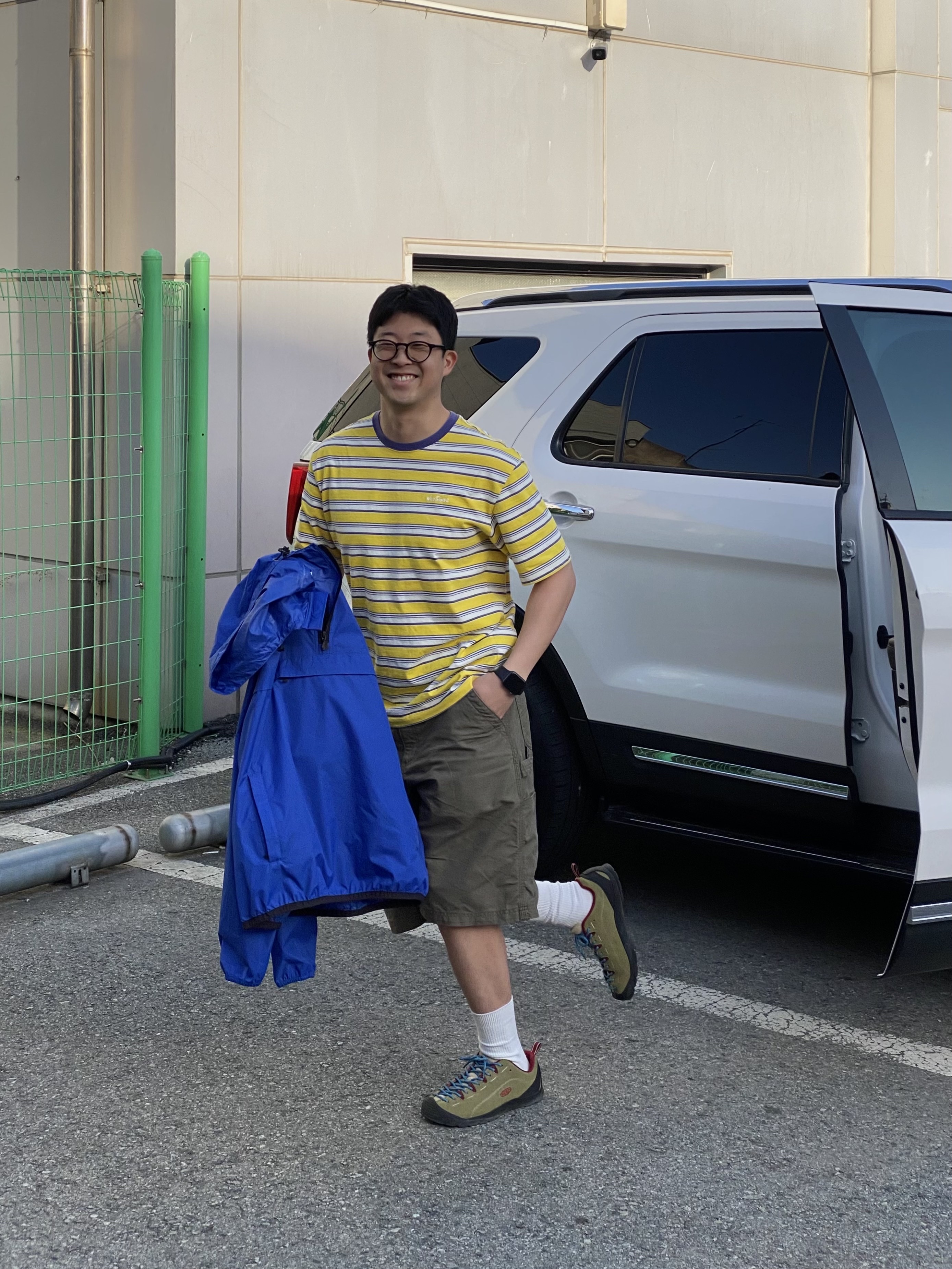 Keen Jasper Sneakers Khaki, Play Comme des Garcons x K-Way Half Zip Jacket Blue 착용 스타일 - 1