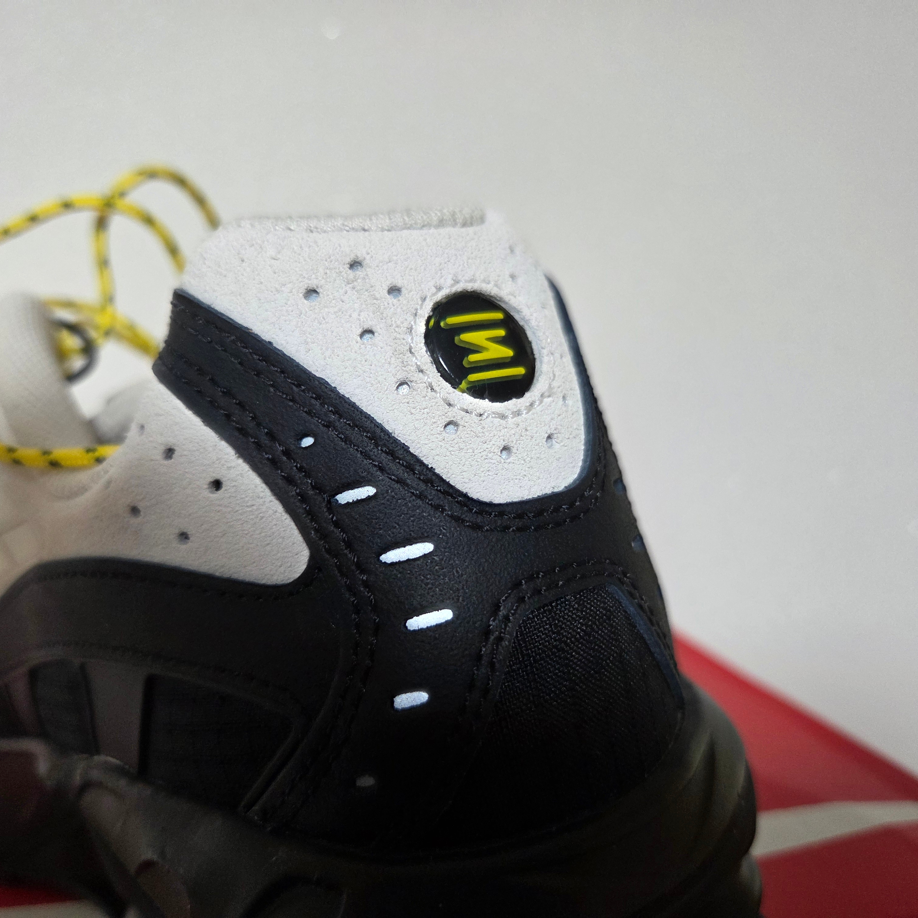 Nike Shox Ride 2 Black and Phantom 착용 스타일 - 3