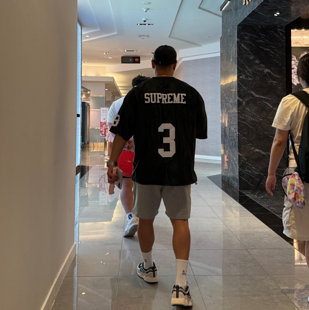 Nike x Undefeated Air Zoom Spiridon Phantom Black, Supreme Star Football Jersey Black - 24FW 착용 스타일