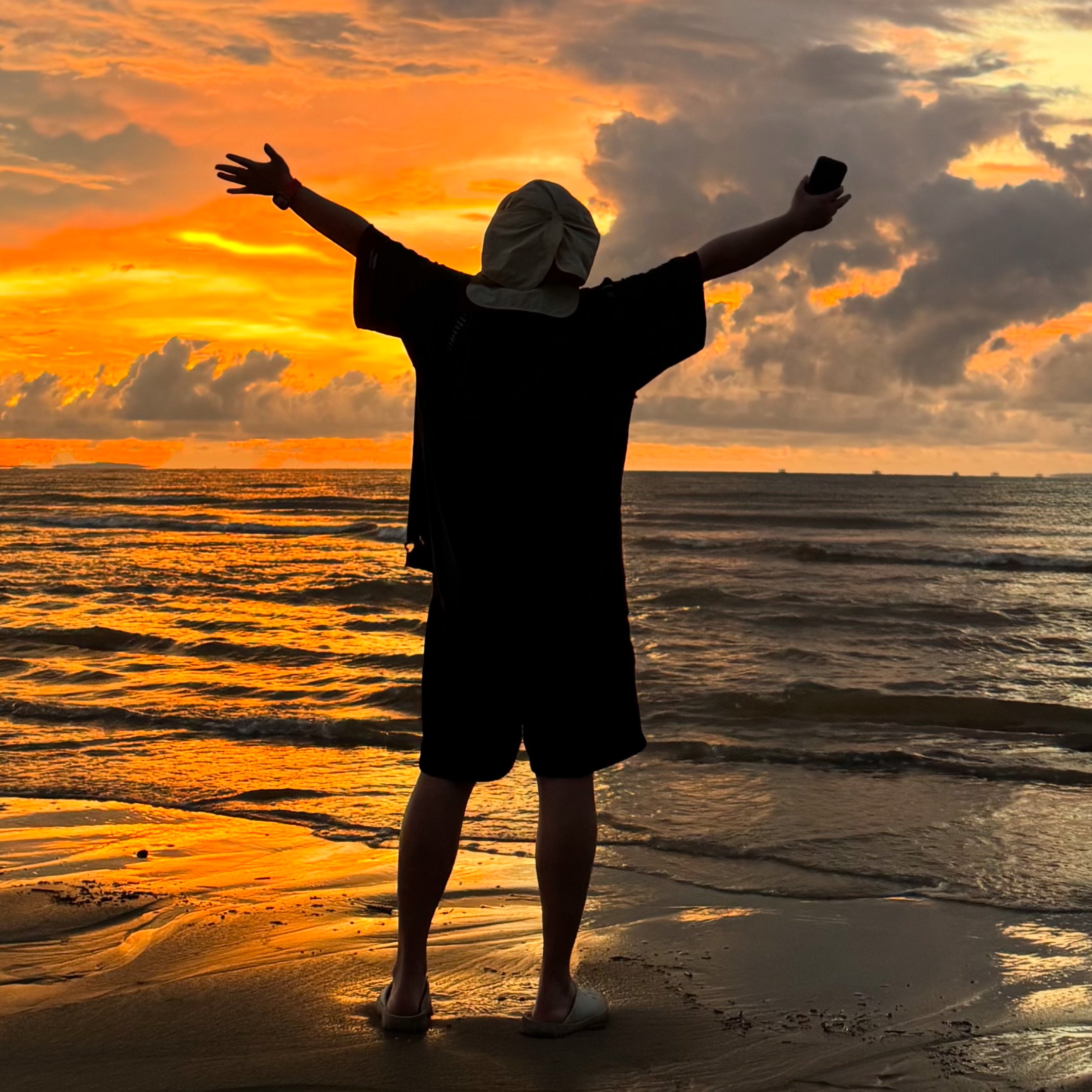 구찌 GG 러버 슬립온 샌들 화이트 | Gucci | KREAM