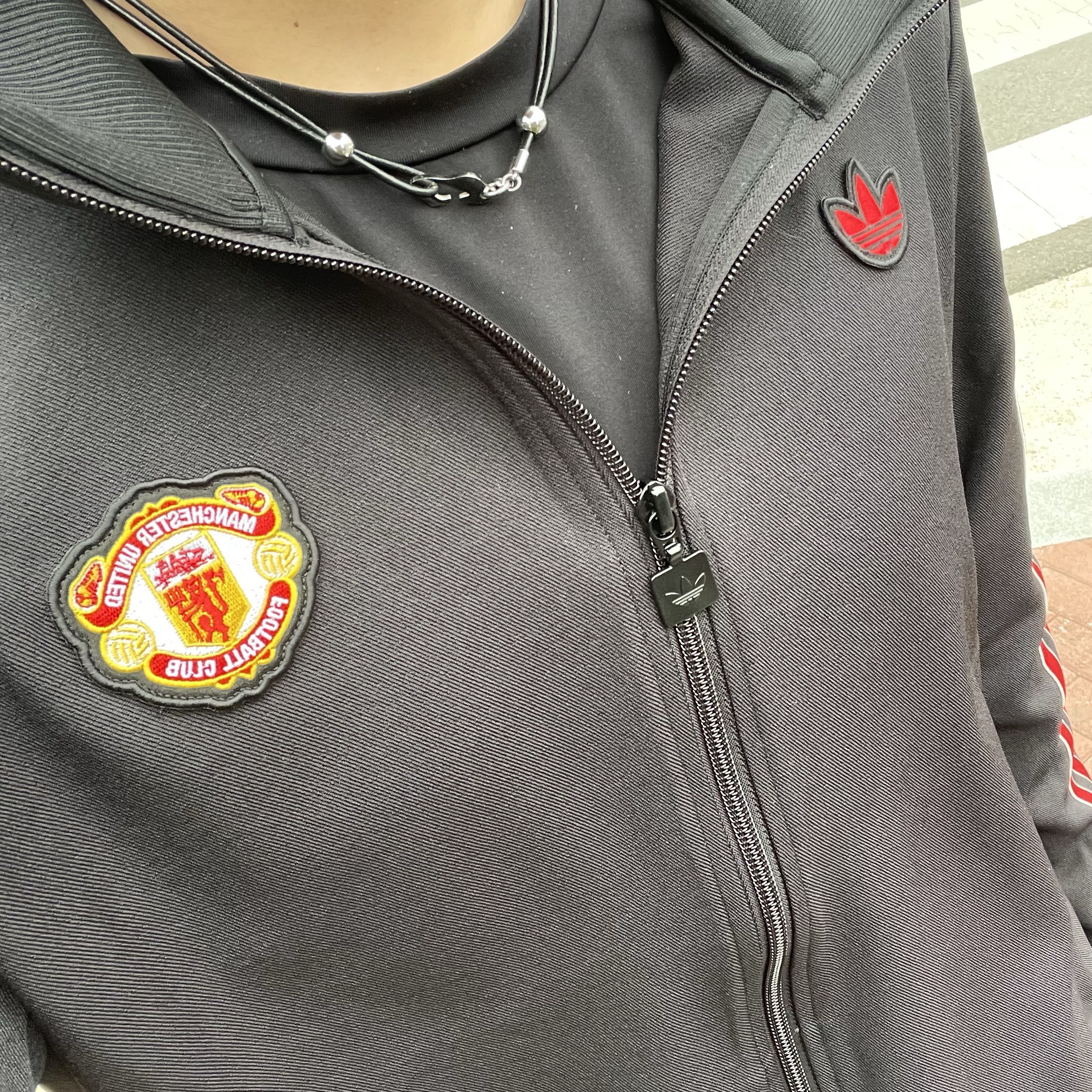 Adidas Manchester United Terrace Icon Track Top Black - KR Sizing, Sentiments No.350 Necklace Silver 착용 스타일 - 1