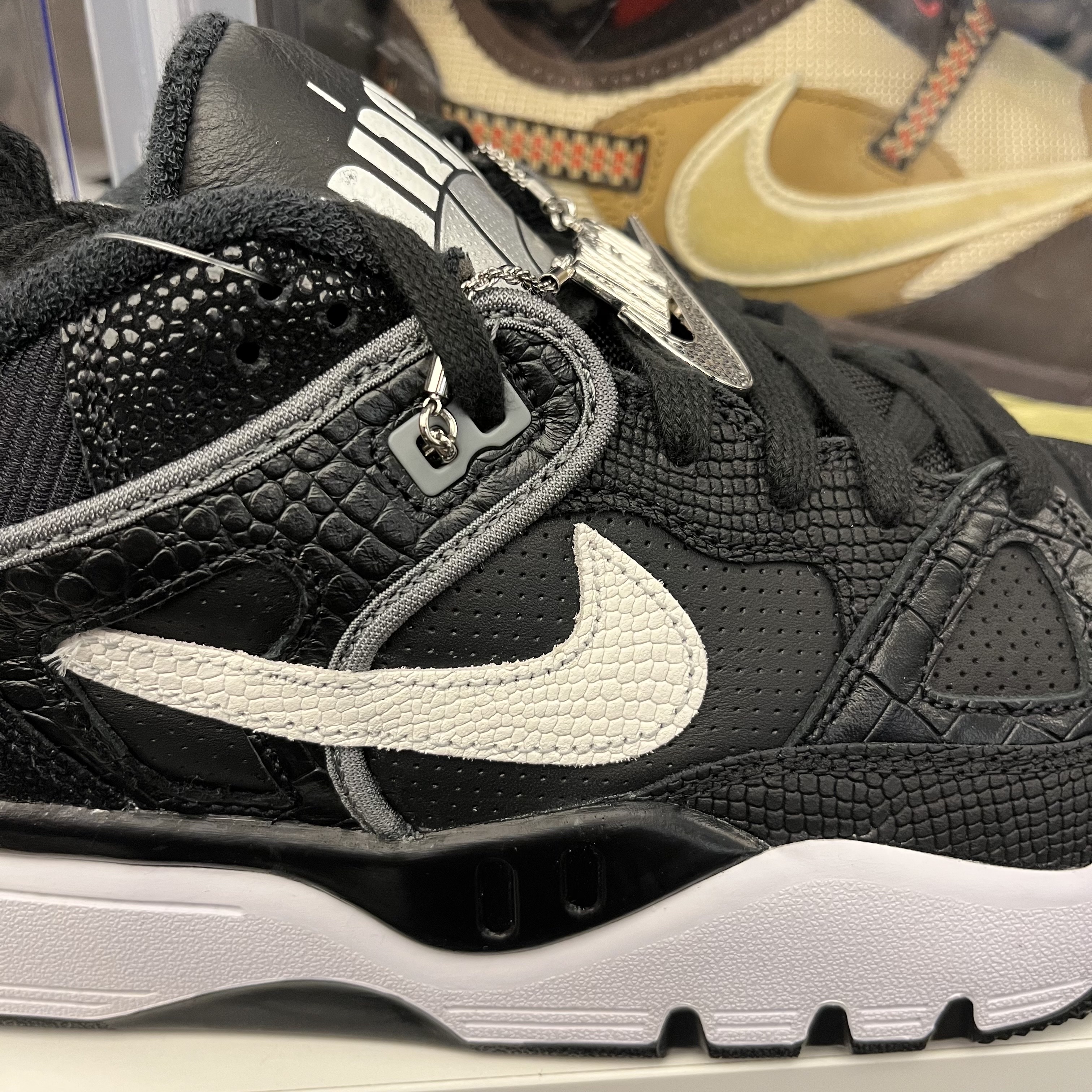 Nike x Nigo Air Force 3 Low SP Black and White 착용 스타일 - 3
