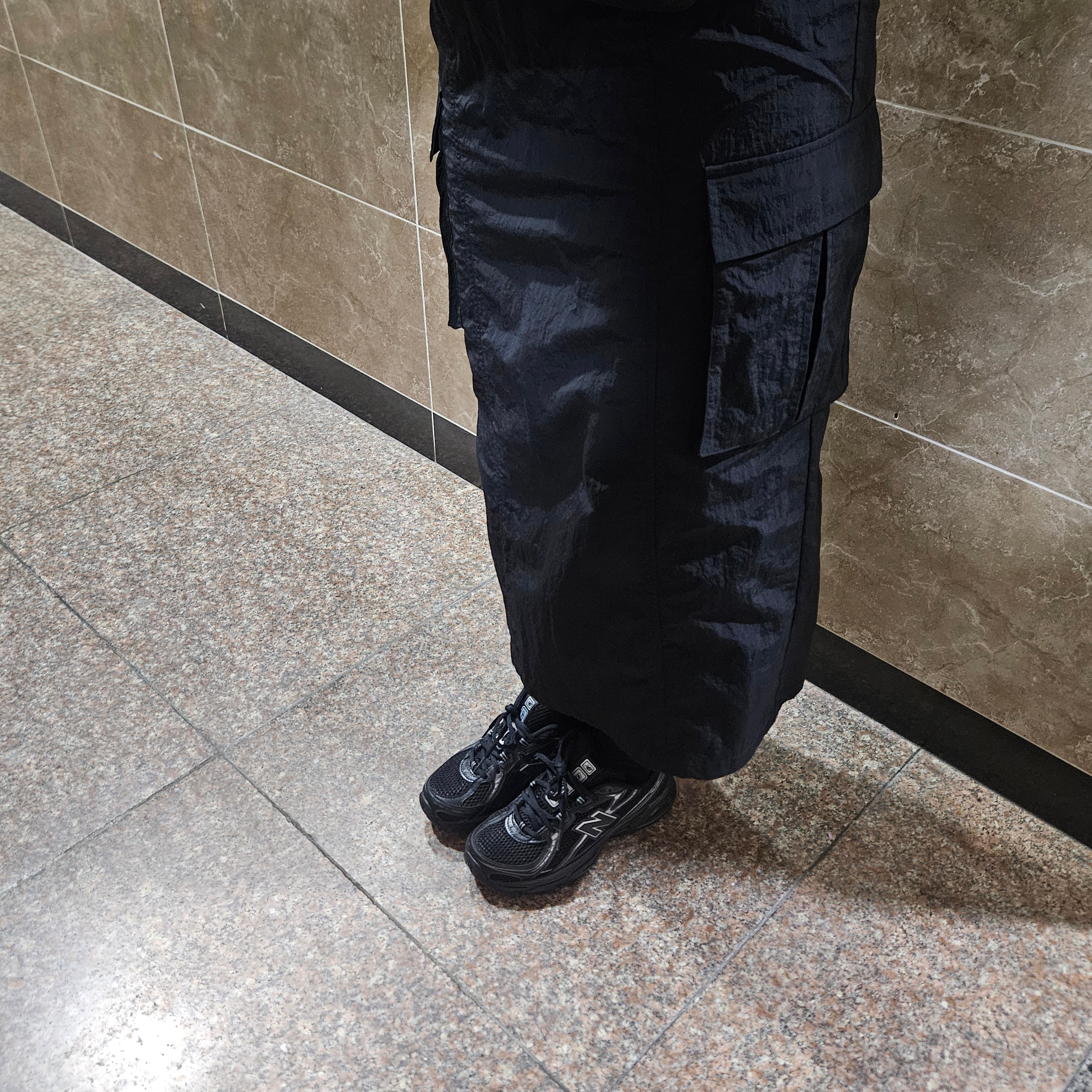 New Balance 740v2 Black Silver Metallic 착용 스타일