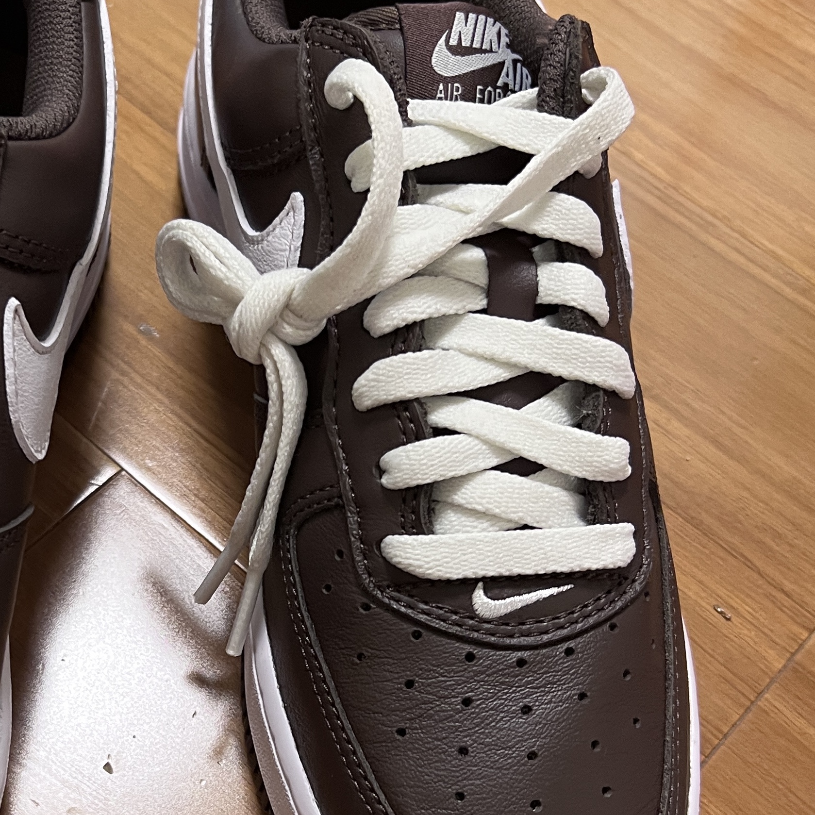 Nike Air Force 1 Low Retro Chocolate 착용 스타일