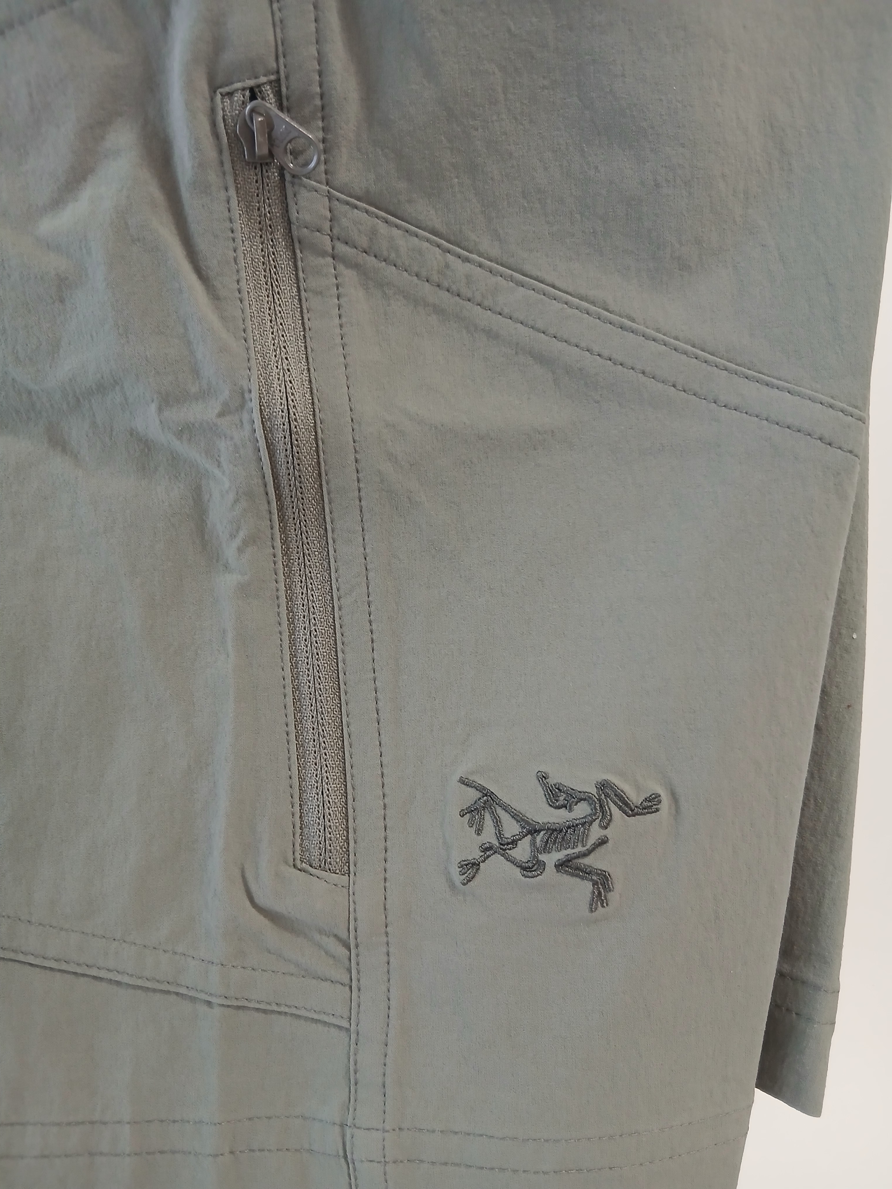 Arc'teryx Cronin Shorts 11 Inch Black 착용 스타일 - 4