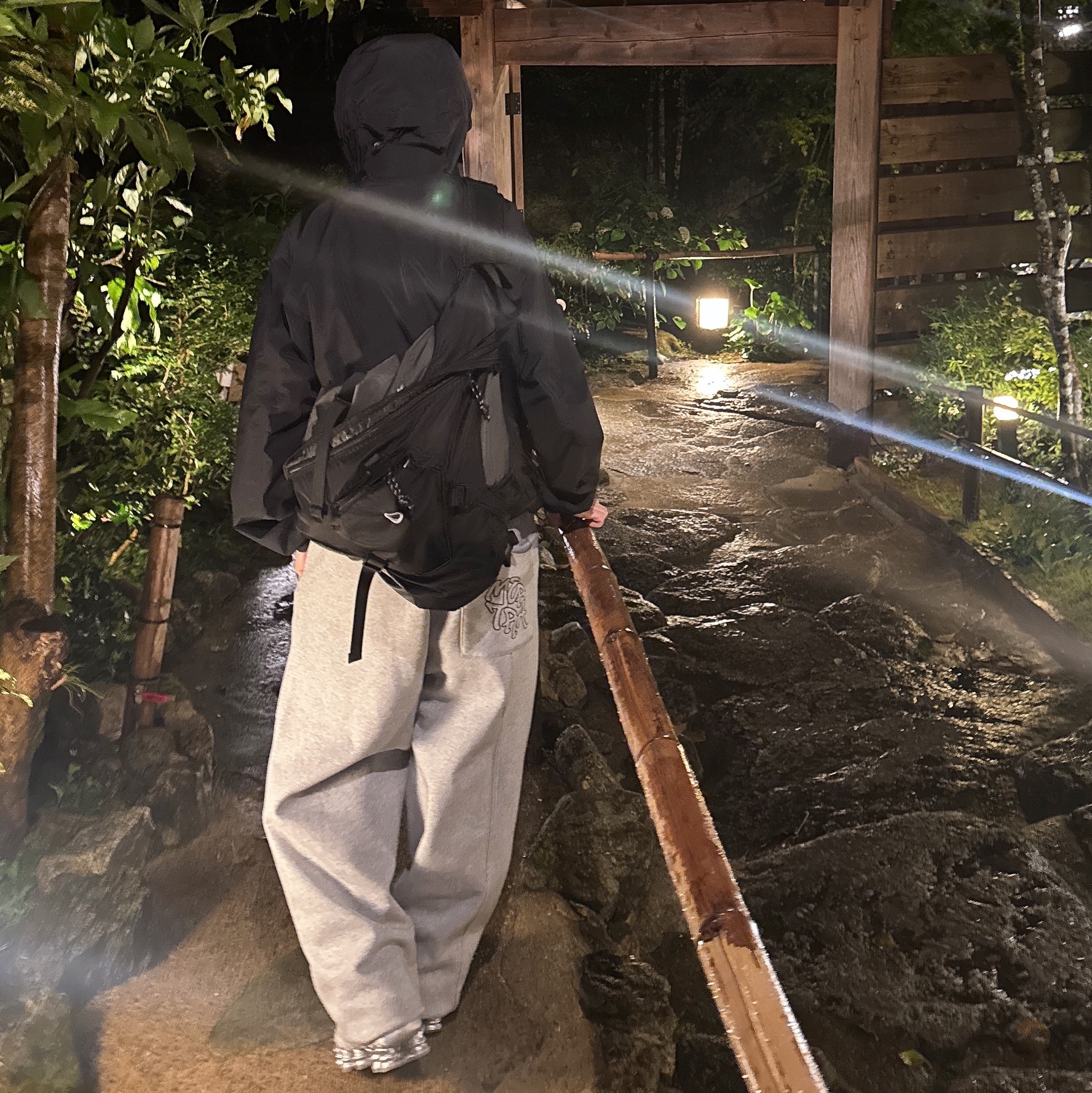 (W) Nike Shox TL Pure Platinum and Metallic Silver, Arc'teryx Zeta SL Jacket Black 착용 스타일