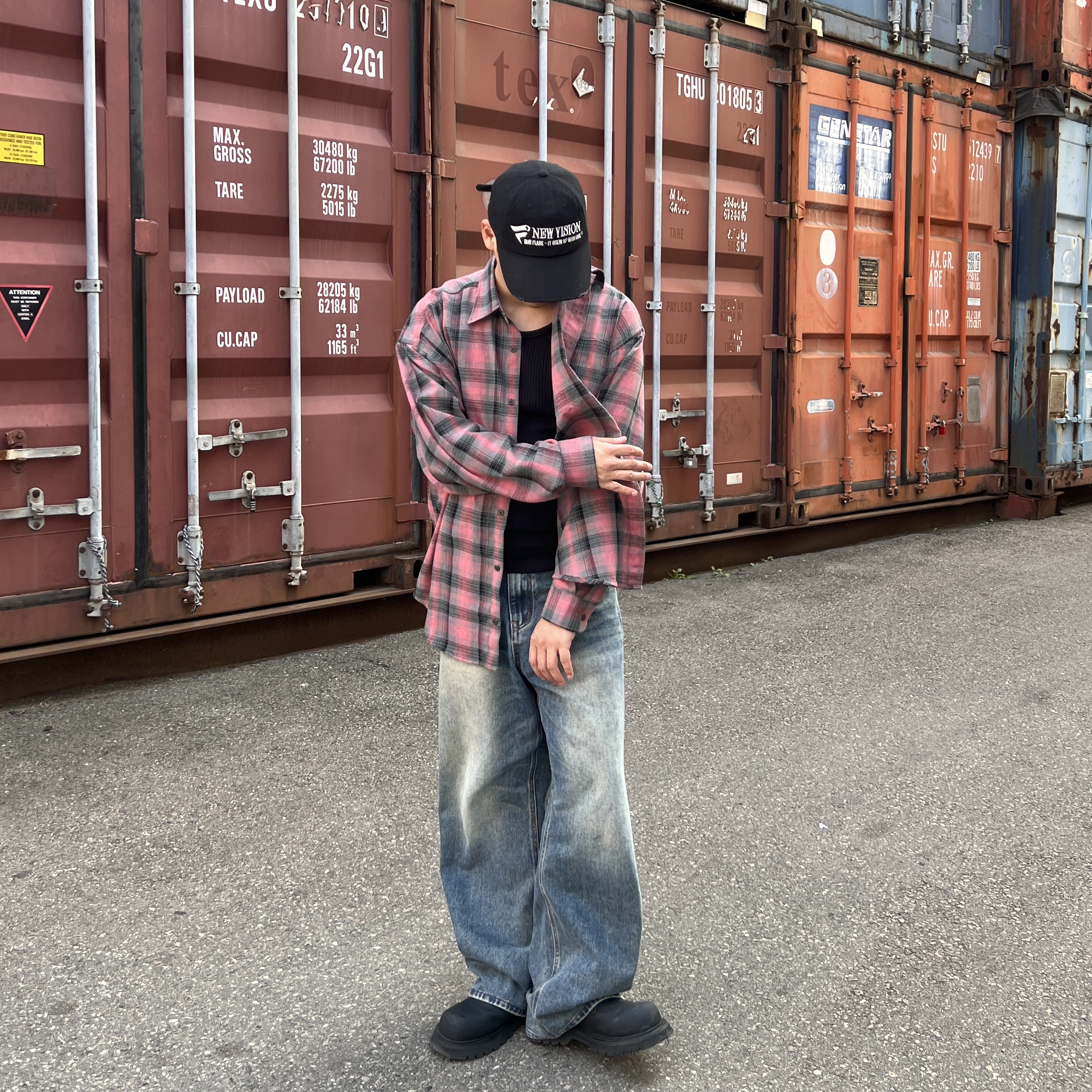 ETCE New Vision Destroyed Washed Cap Black 착용 스타일