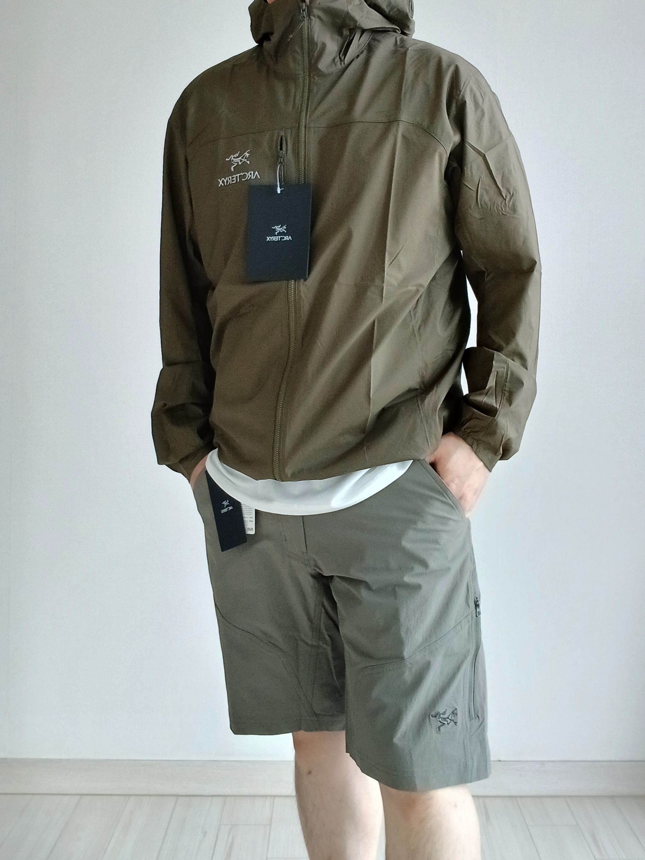 Arc'teryx Squamish Hoody Tatsu, Arc'teryx Kragg SL Cotton LS Shirt White Light 착용 스타일 - 4