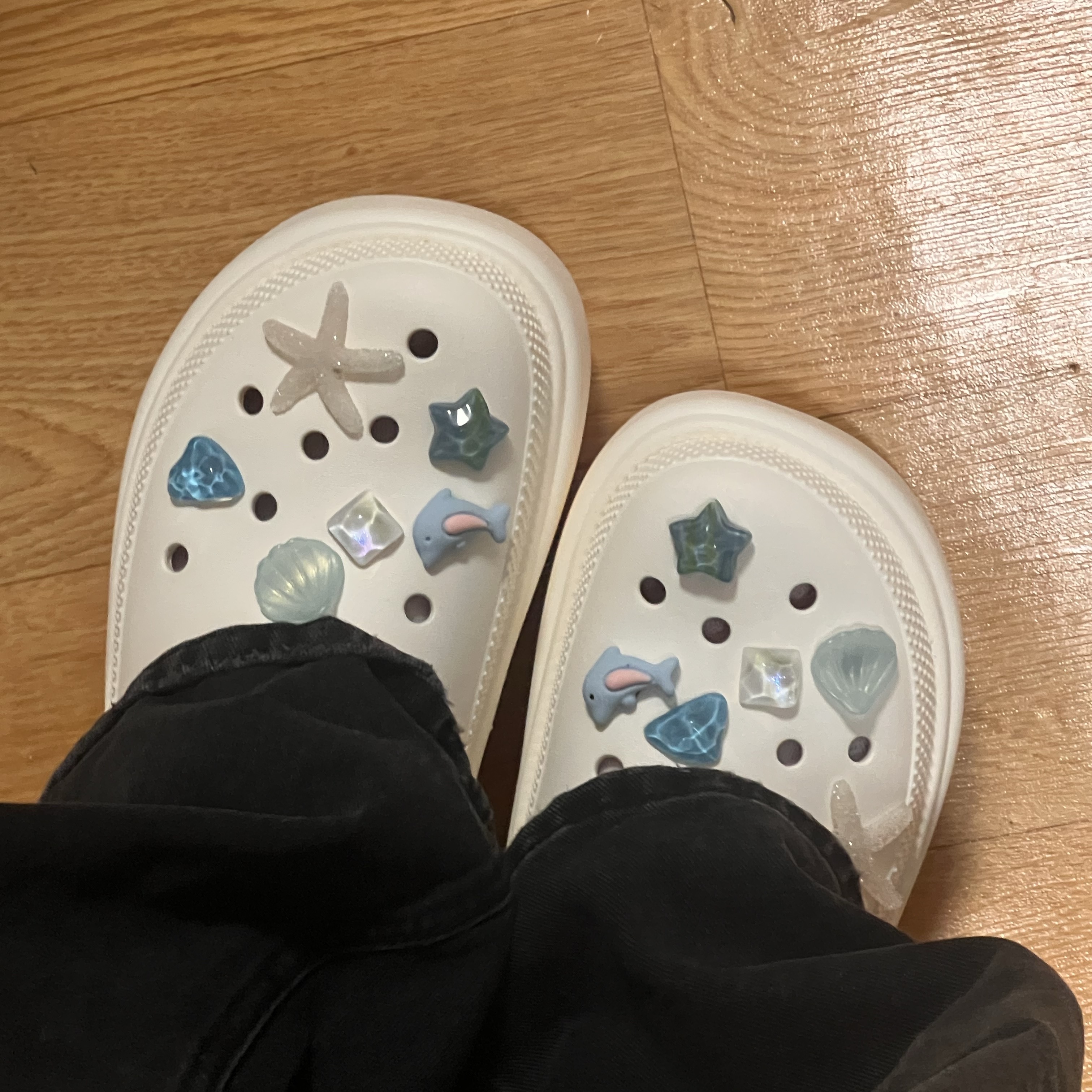 Crocs Stomp Clog White 착용 스타일