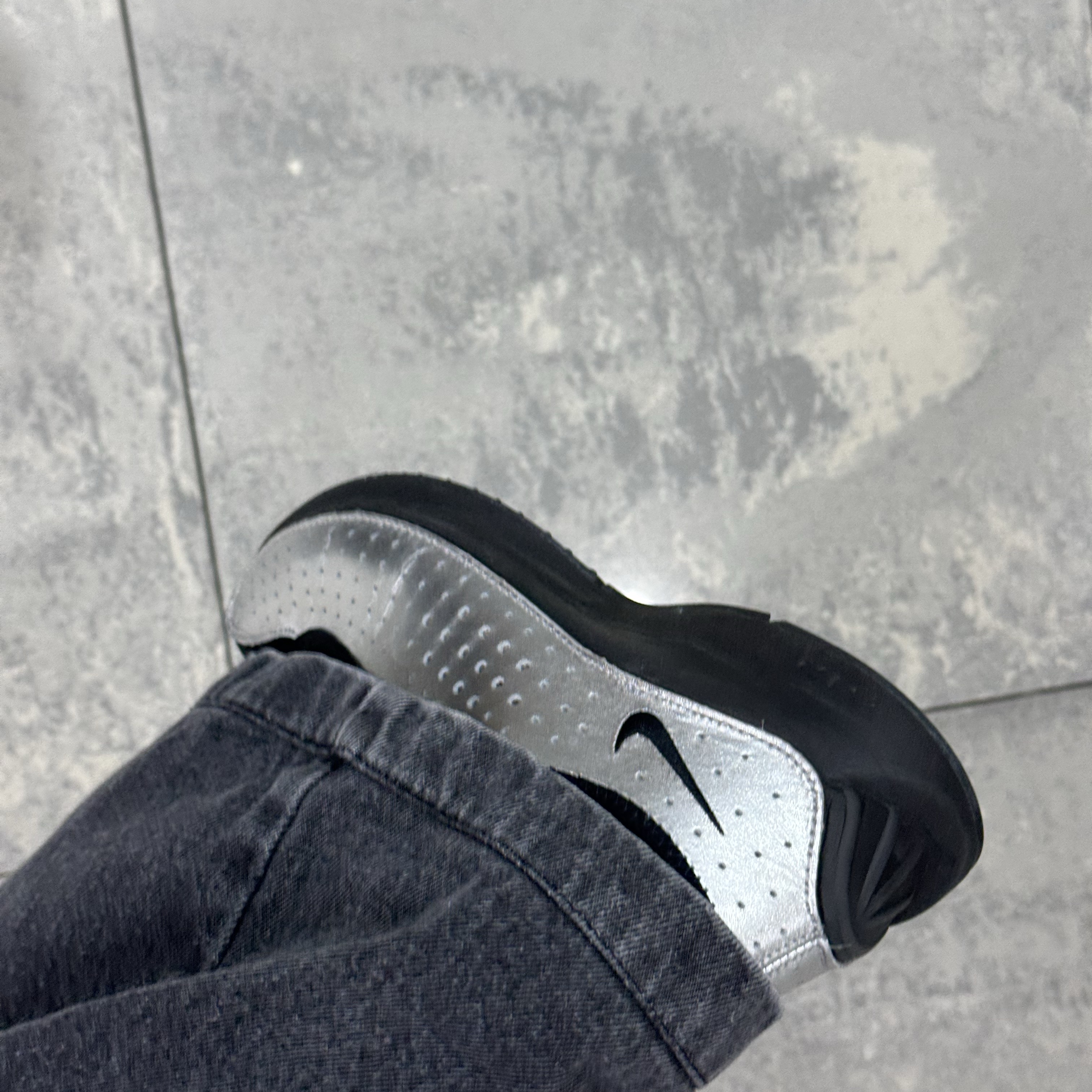 (W) Nike Air Superfly Metallic Silver and Black 착용 스타일