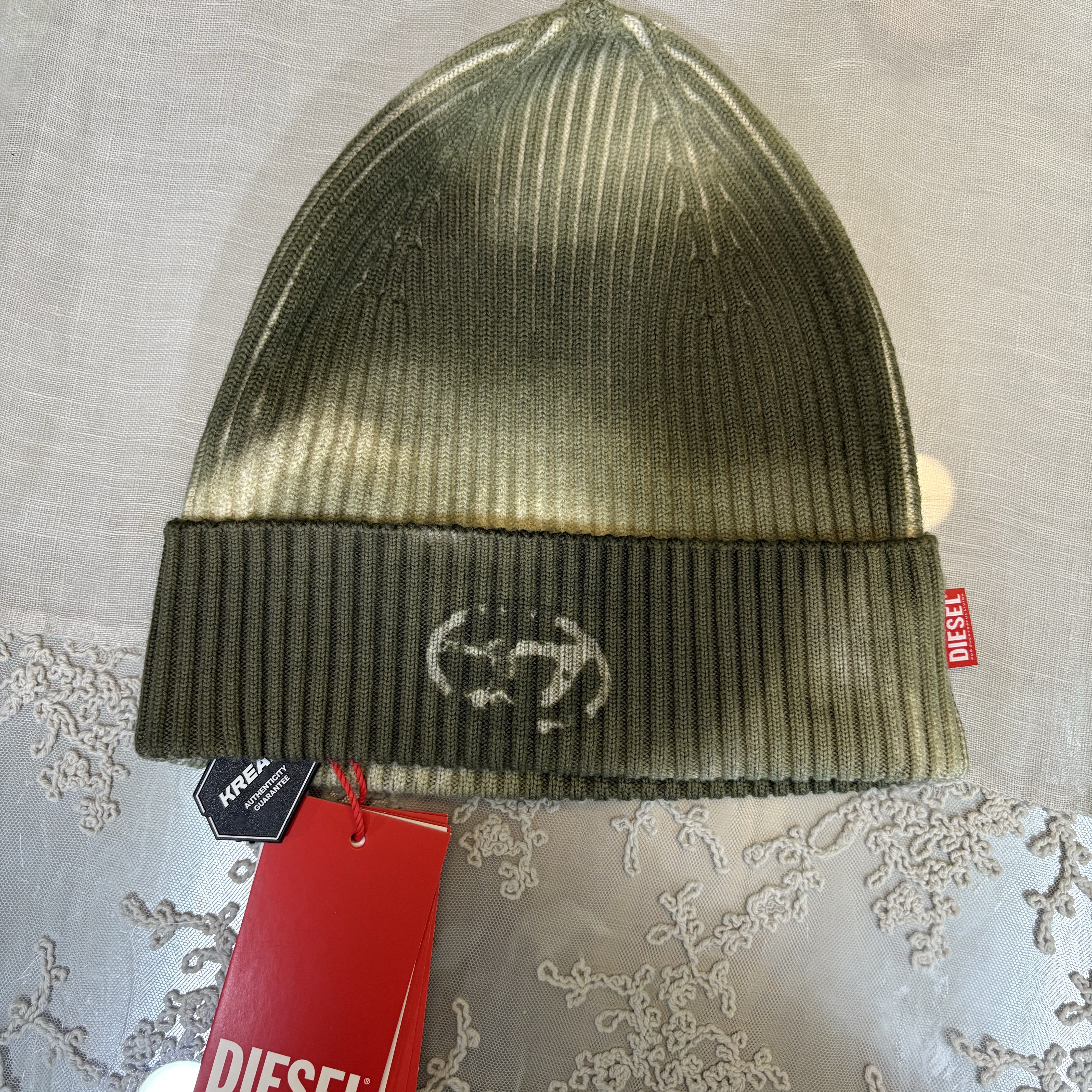 Diesel K-Greaty Wool Beanie With Camo Print Olive Green 착용 스타일