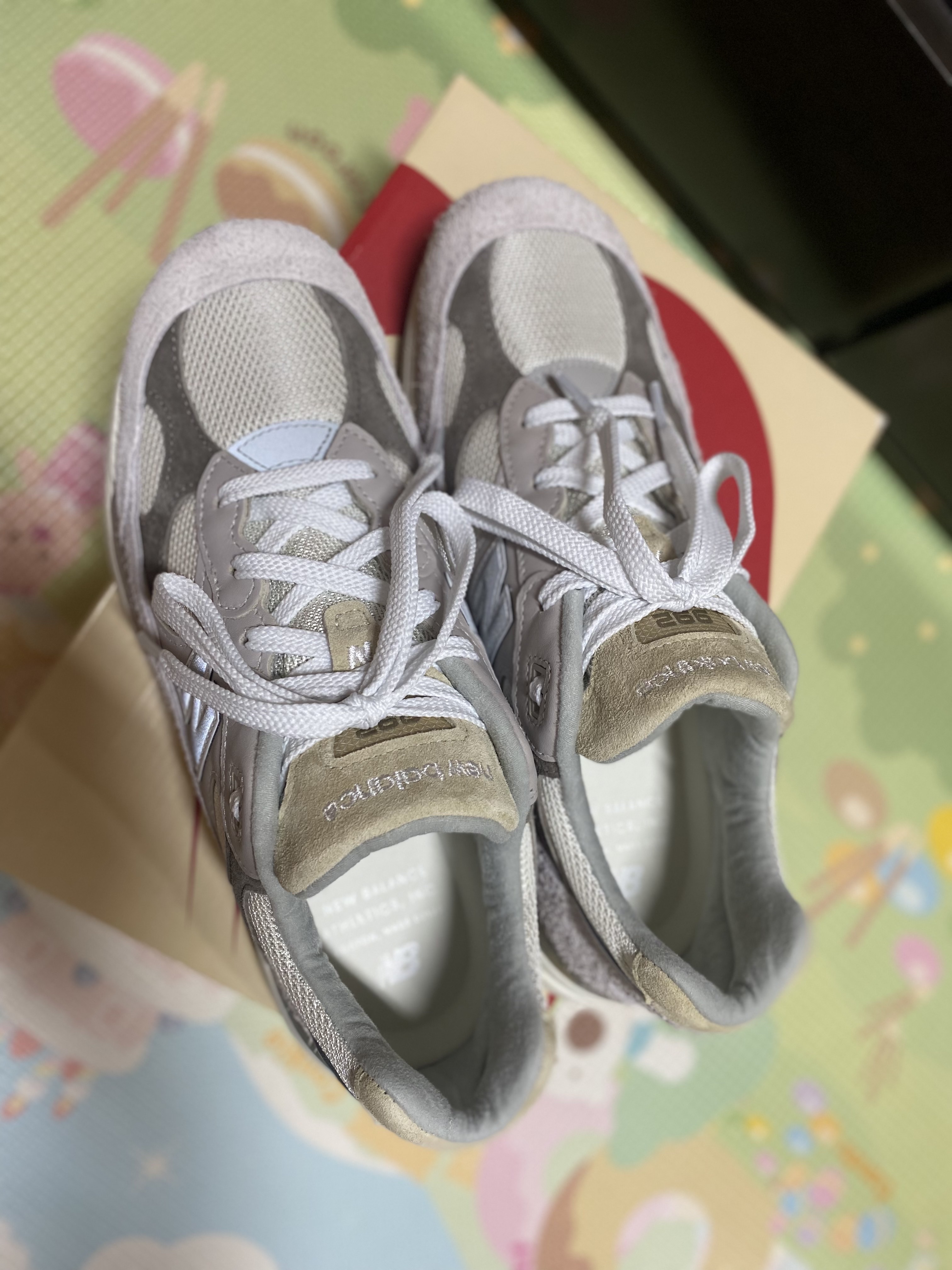 New Balance 992 Made in USA Moonrock Mushroom 착용 스타일