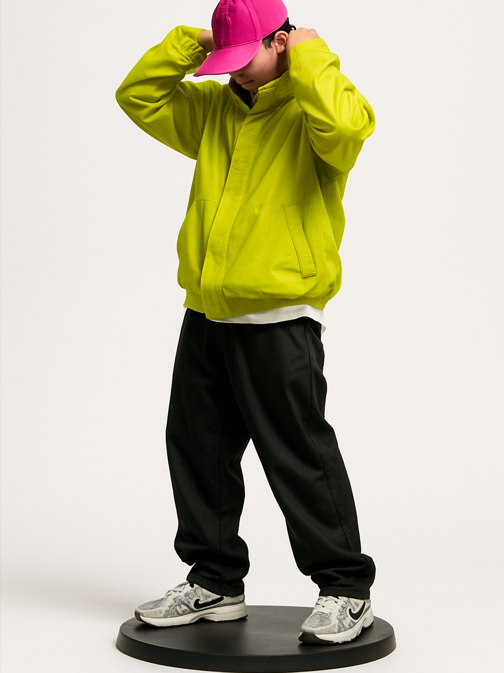 Nike Tech Jacket Bright Cactus - Asia, Suade Two Tuck Long Pants Black 착용 스타일 - 6