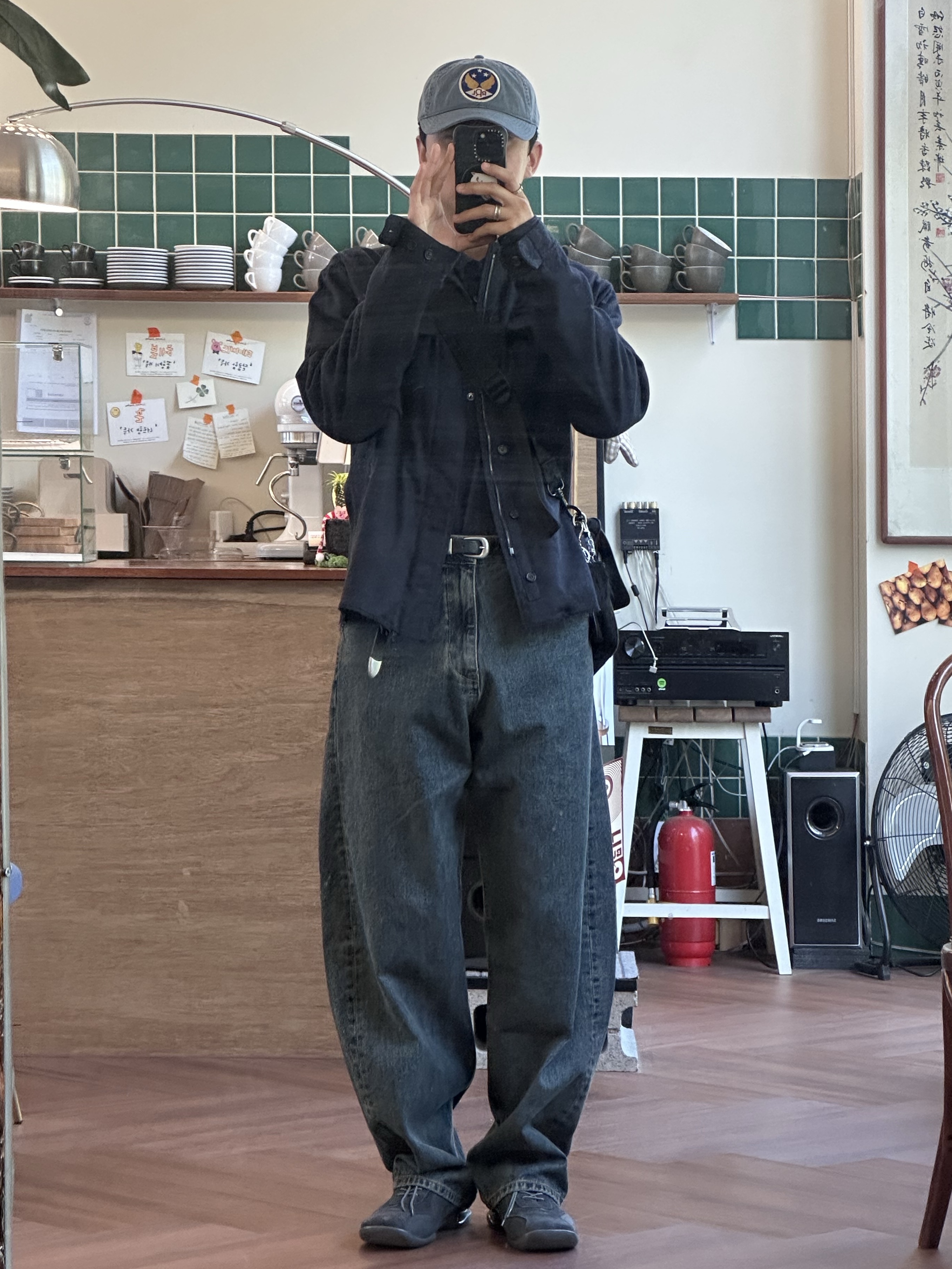 Pemont Square Gray 착용 스타일