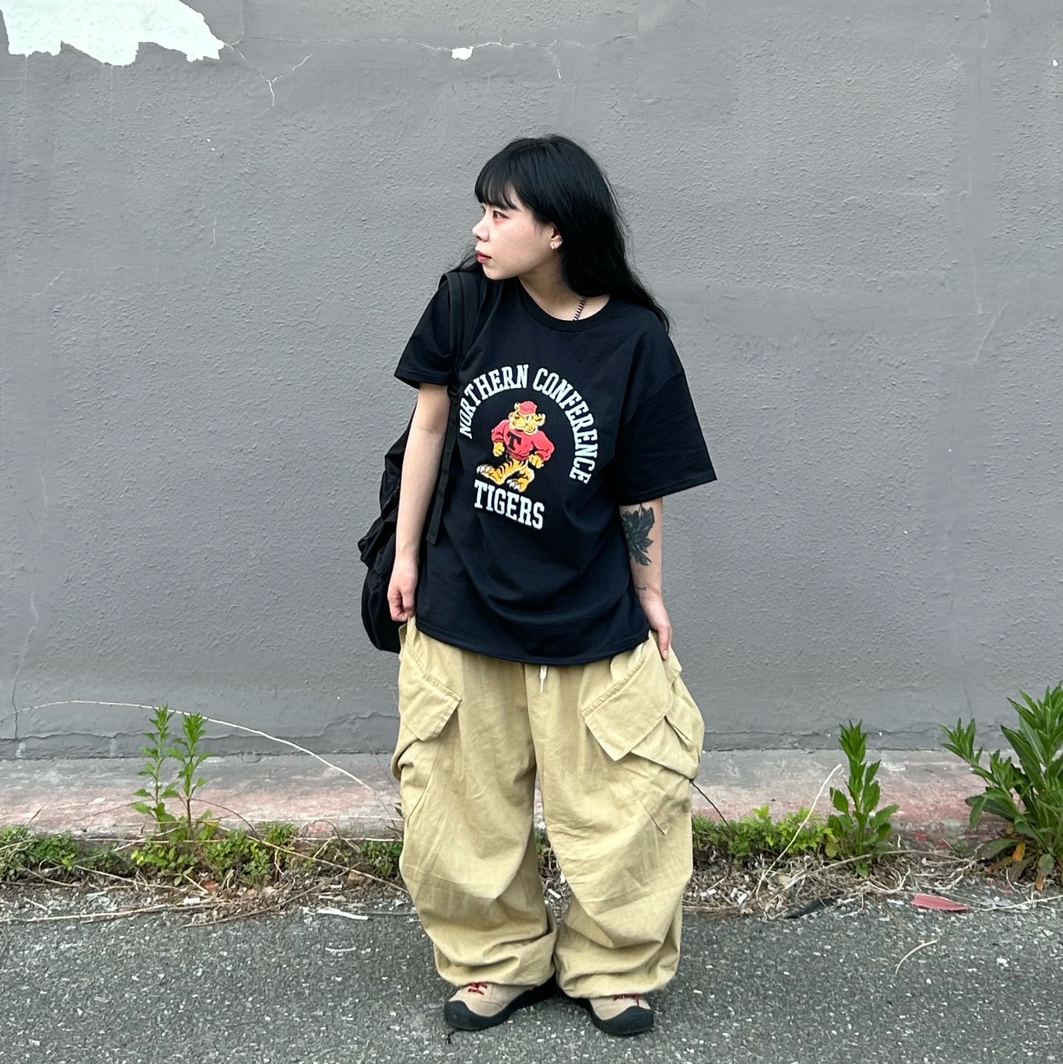 Gildan X American Collection Tiger T-Shirt Black 착용 스타일 - 4