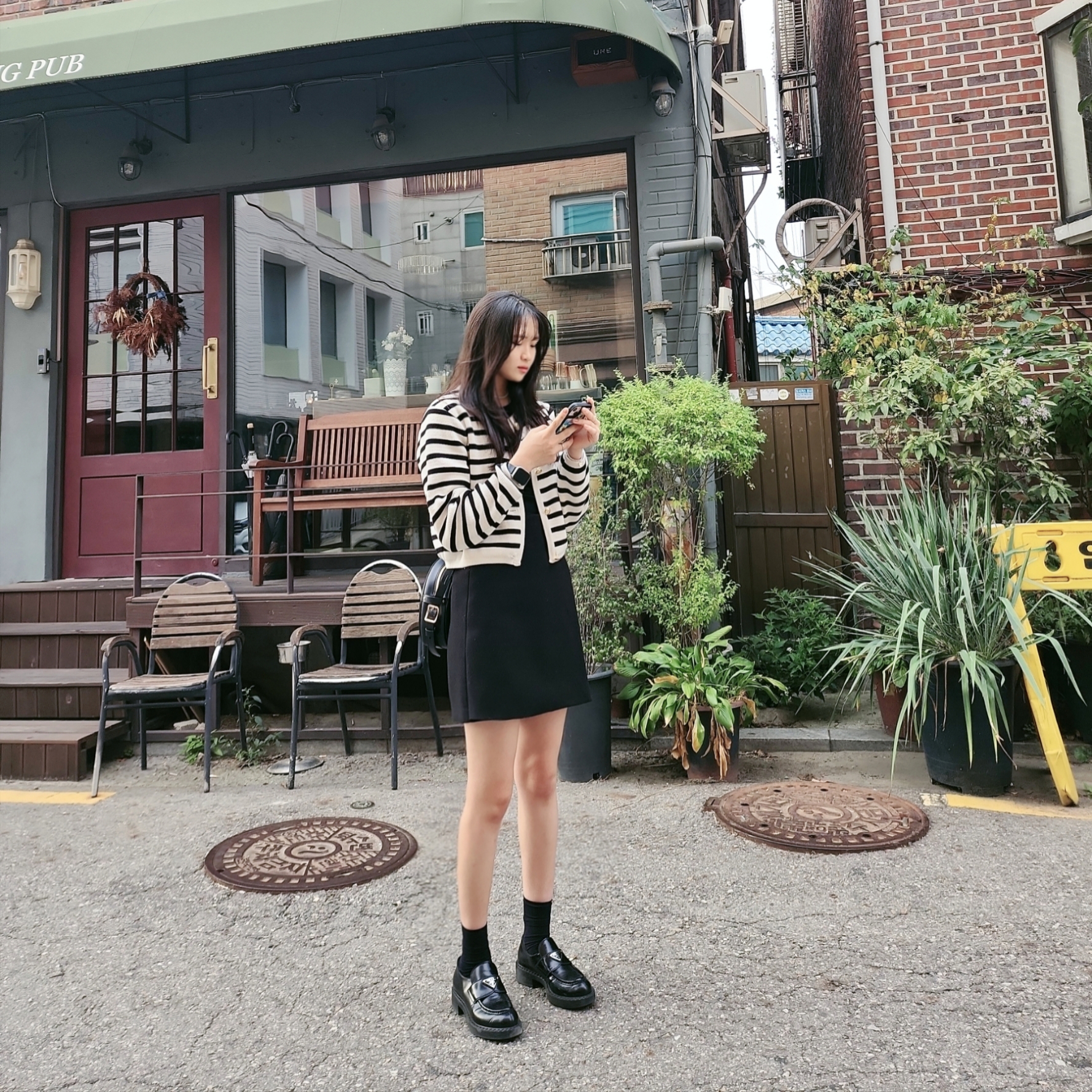 Prada Chocolate Brushed Leather Loafers Black 착용 스타일