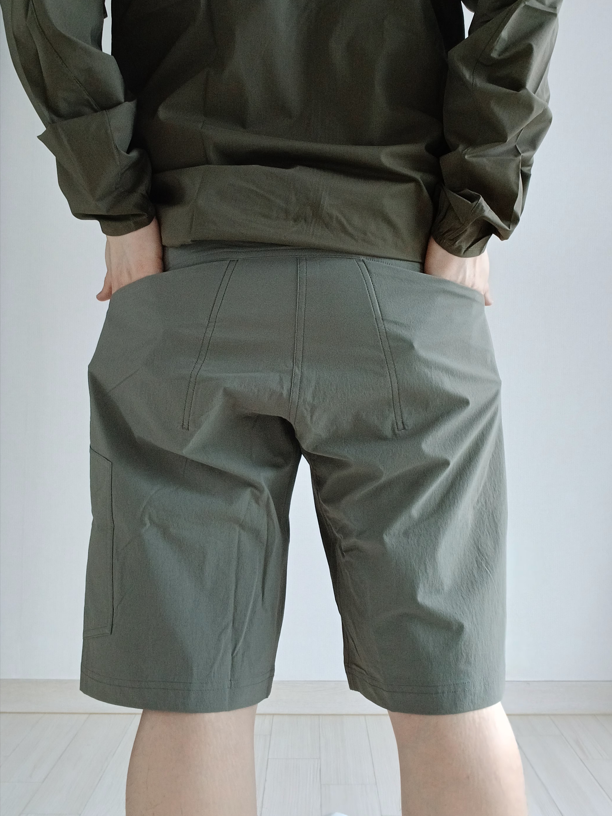Arc'teryx Squamish Hoody Tatsu, Arc'teryx Kragg SL Cotton LS Shirt White Light 착용 스타일 - 3