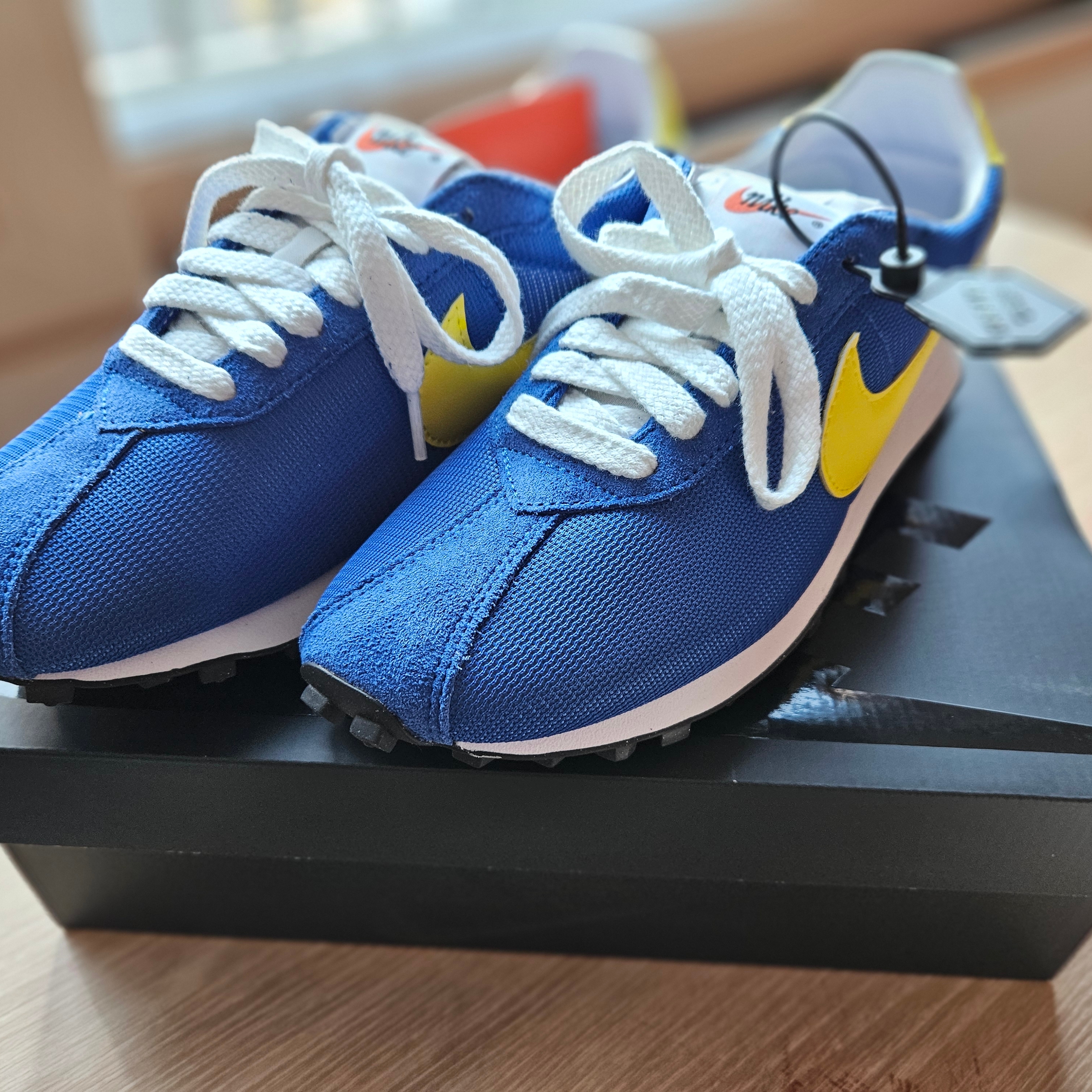 Nike LD-1000 SP Game Royal and Opti Yellow 착용 스타일 - 1