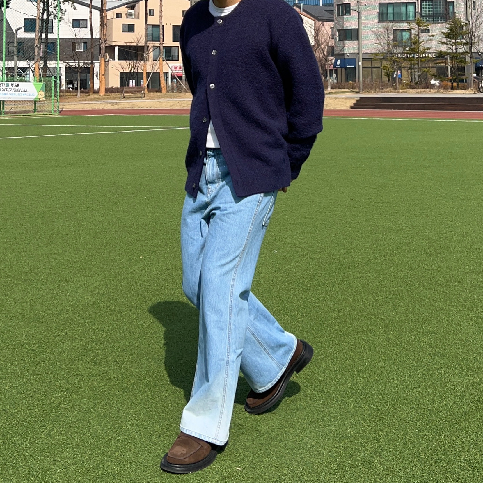 STU Oversole Hairy Suede Loafer Brown 착용 스타일