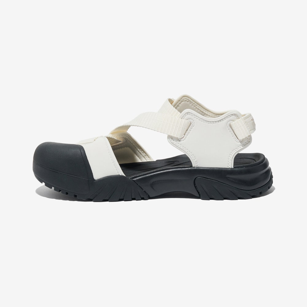 【FILA】★人気・男女兼用★Fila Peito Sandals V2 Cream ☆FILA☆PEITO SANDAL サマーフェイト サンダル 男女兼用 韓国発