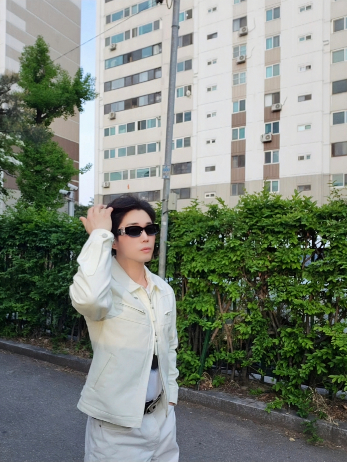 Gentle Monster x D'heygere Rings 01 Black, Thevinylhouse Babbitt Buckle Work Jacket Cream 착용 스타일 - 1