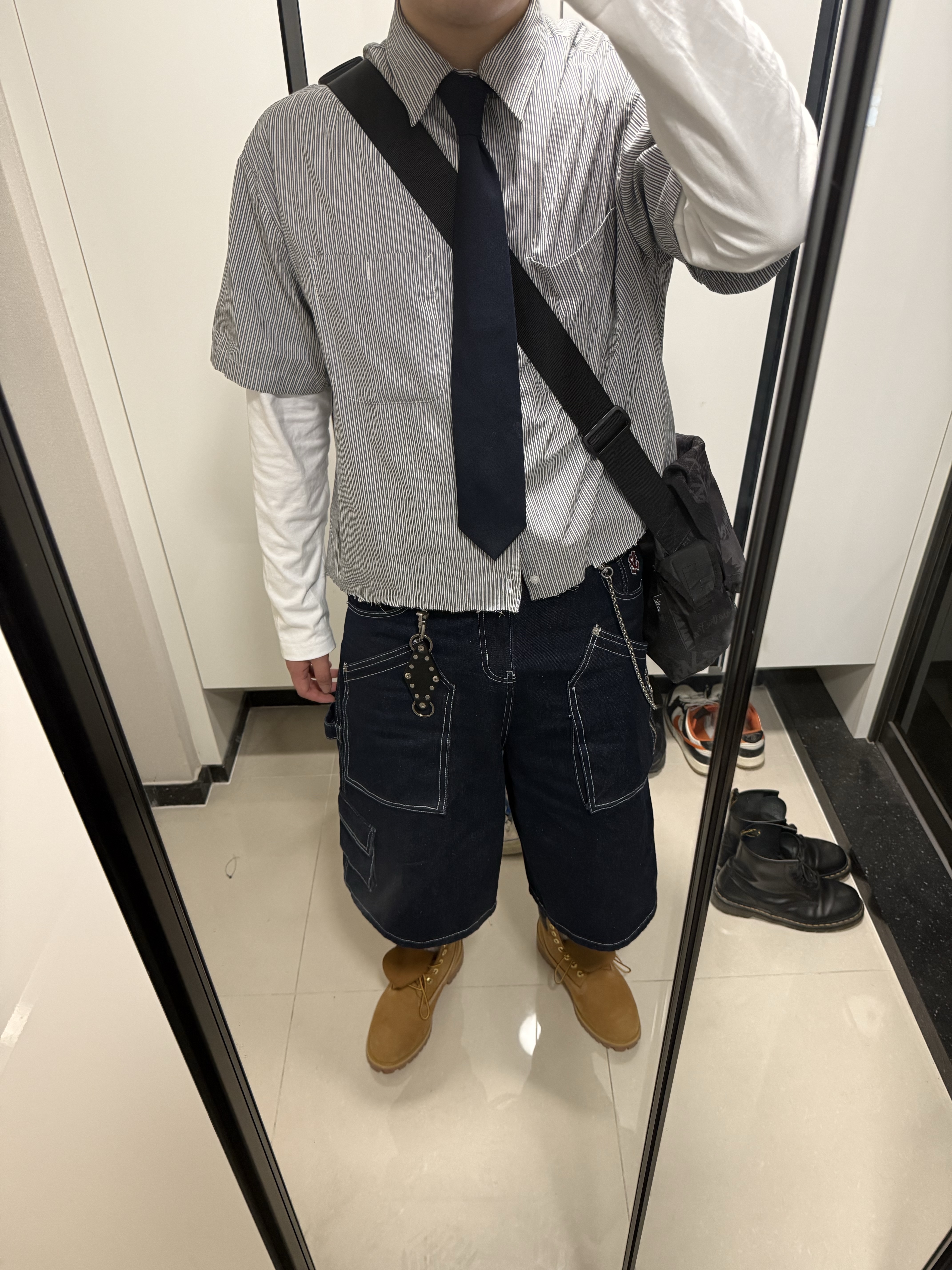 Flavorism Carpenter Bermuda Denim Pants Indigo, Timberland Premium 6 inch Waterproof Boot Wheat Nubuck - Wide 착용 스타일 - 2
