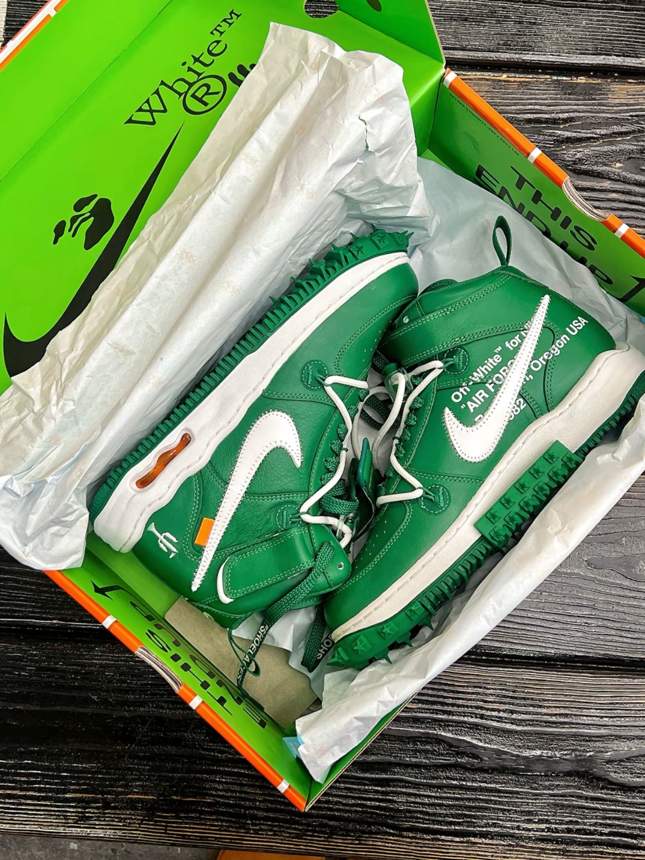 Nike x Off-White Air Force 1 Mid SP Leather Pine Green 착용 스타일