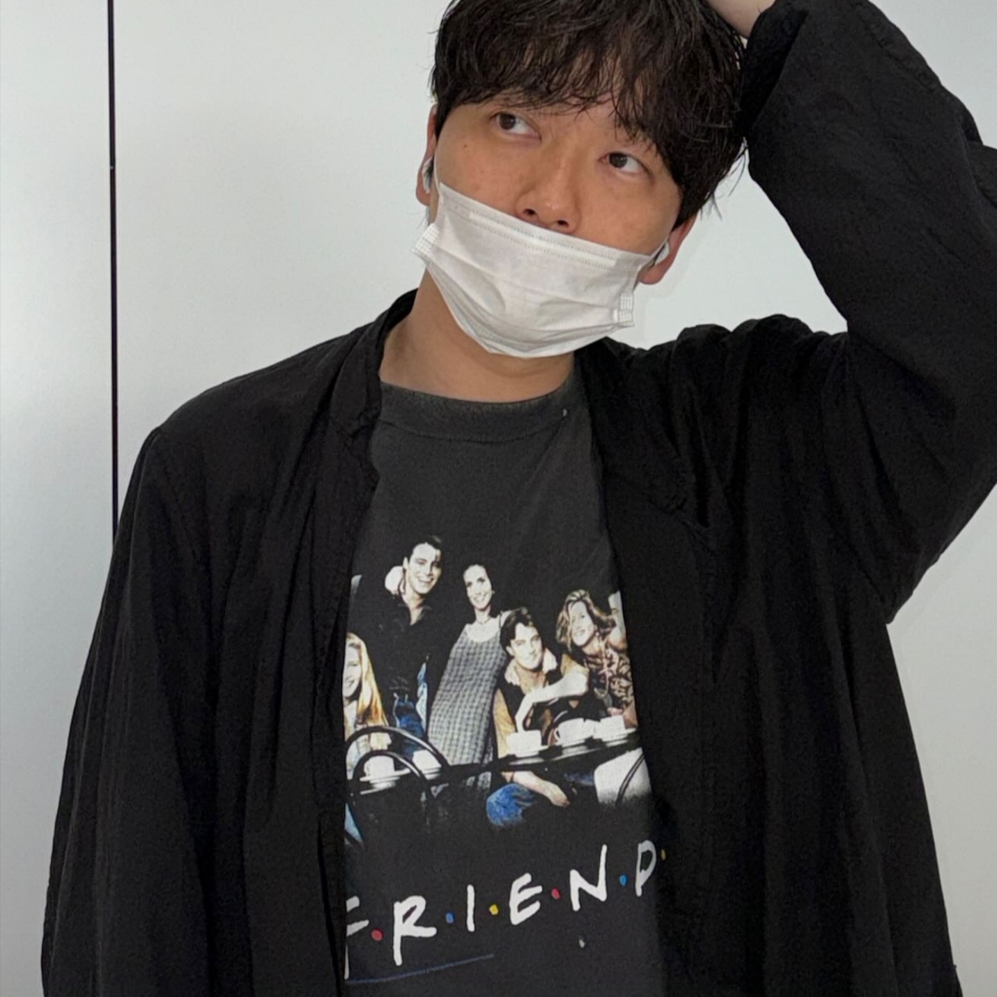 Saint Mxxxxxx x Friends T-Shirt Black - 25SS 착용 스타일