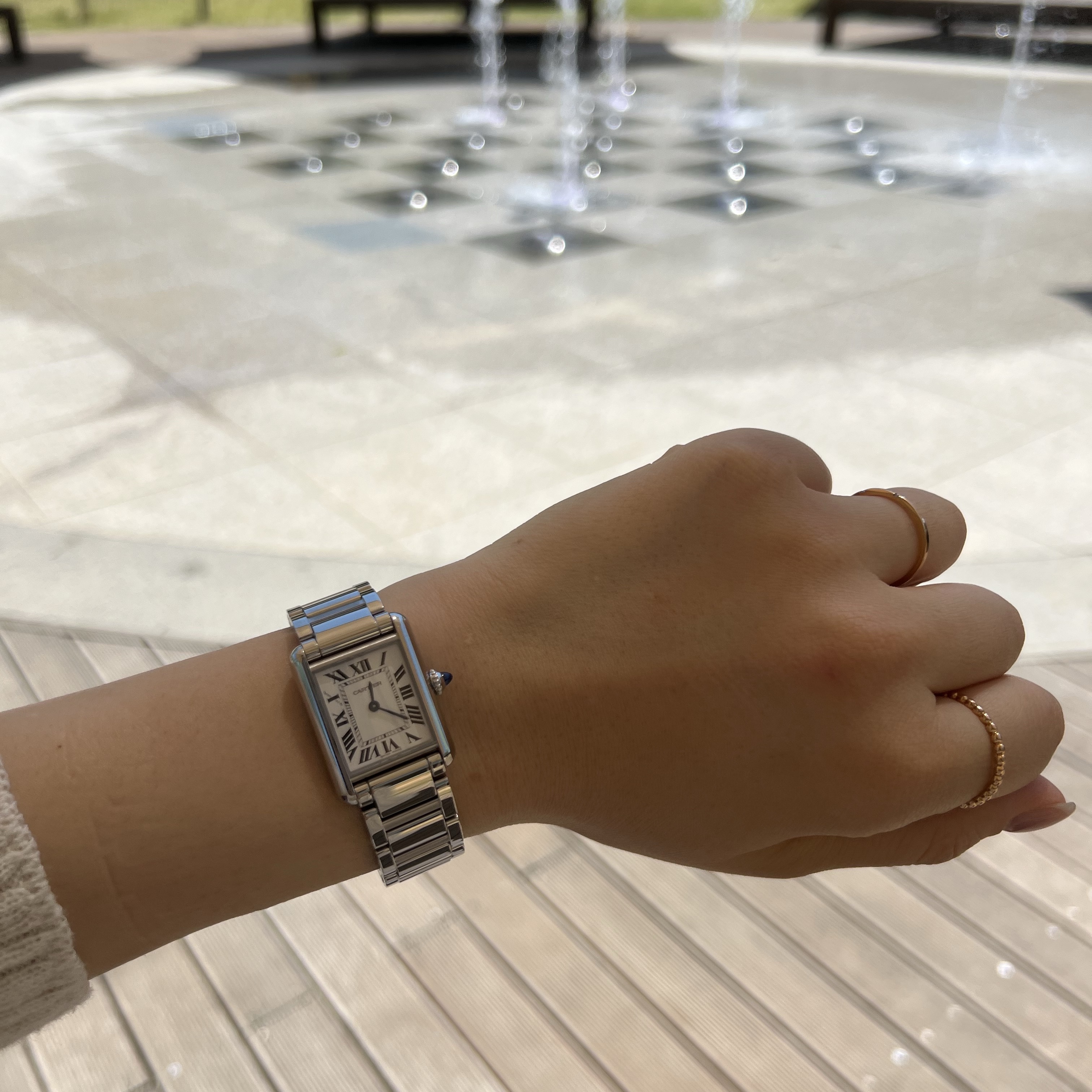 Cartier Tank Must Watch Small Quartz Steel Bracelet Steel 착용 스타일