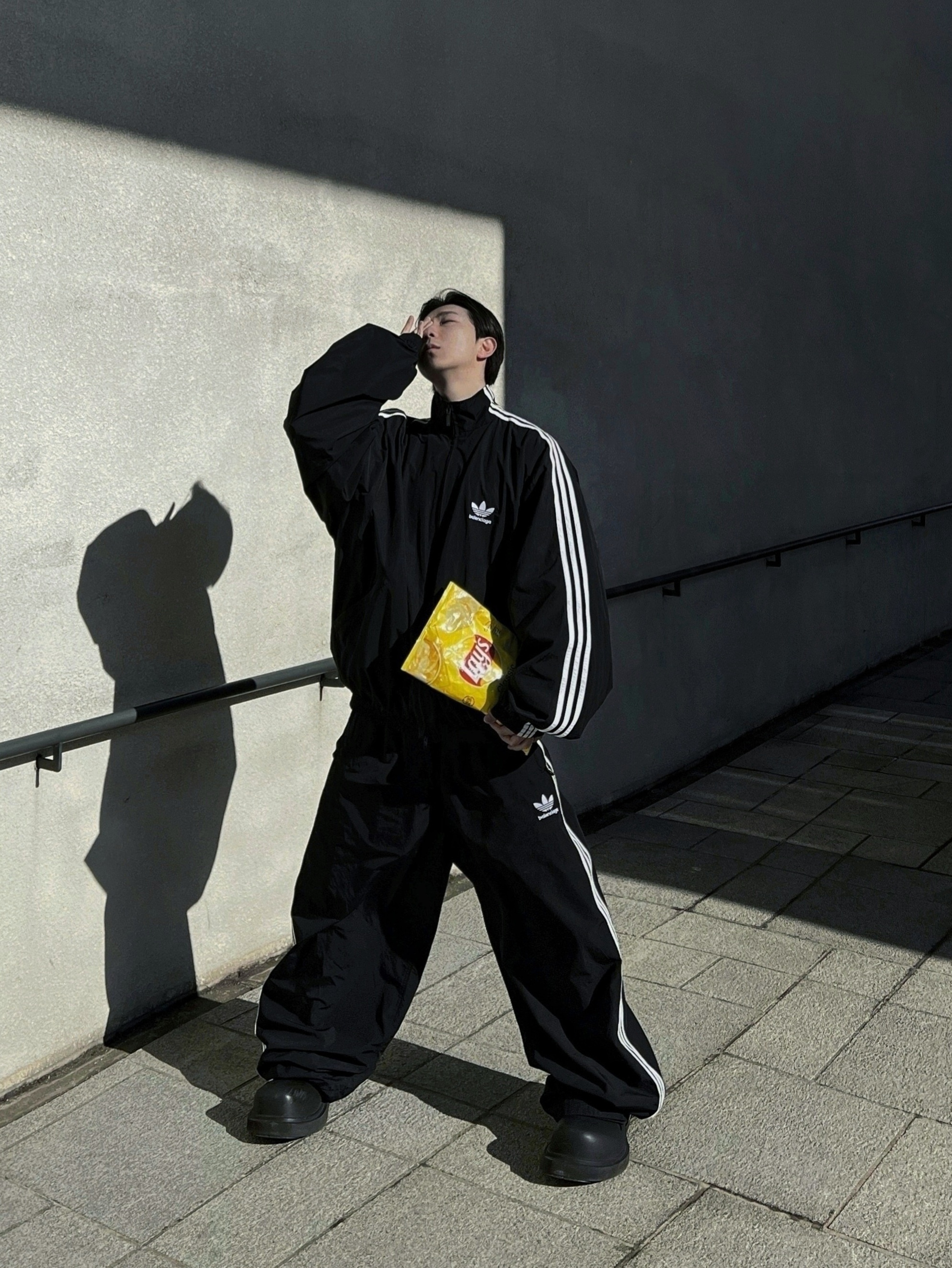 Balenciaga Steroid Derby Black, Balenciaga x Adidas Performance Poplin Tracksuit Jacket Black 착용 스타일 - 1