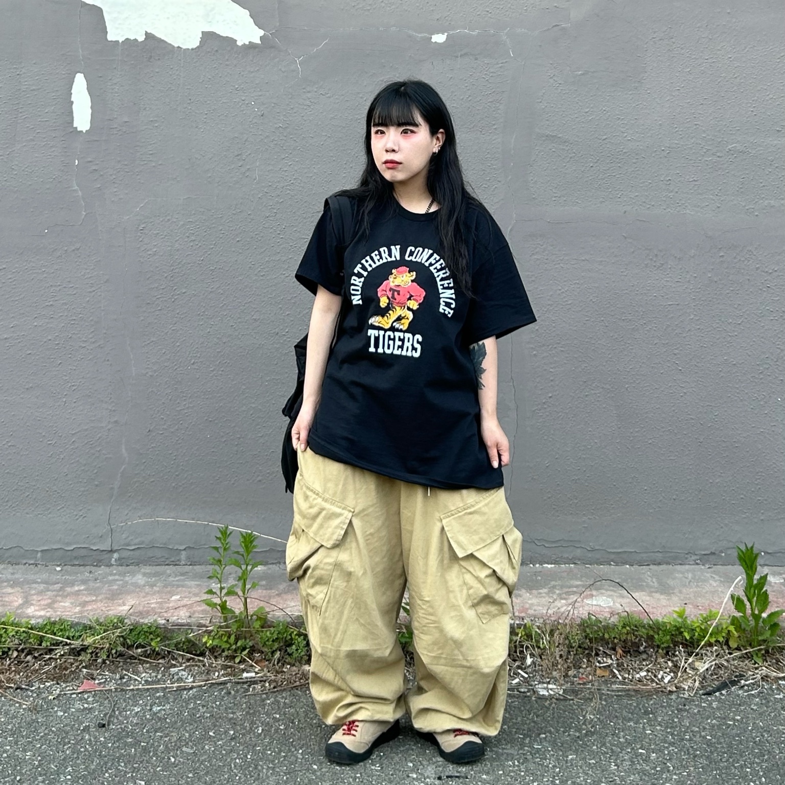 Gildan X American Collection Tiger T-Shirt Black 착용 스타일 - 3