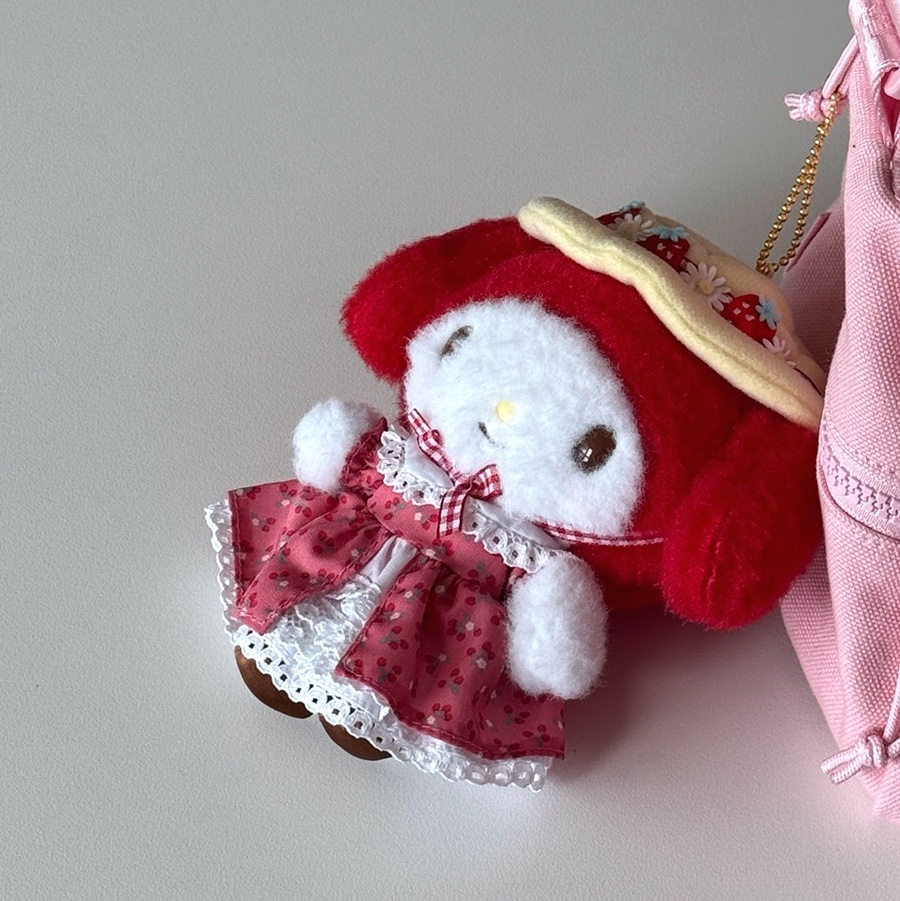 Supreme Utility Bag Light Pink - 25SS, Sanrio My Melody Akamelo Mascot Holder 착용 스타일 - 2