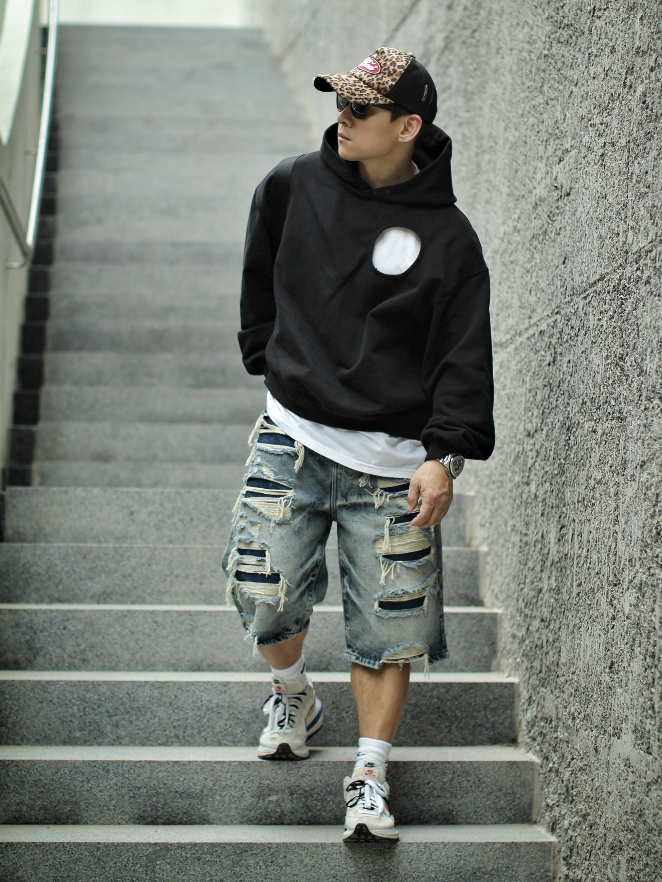 Stussy Basic Stussy T-Shirt White 2024, 2025, Nike x Sacai VaporWaffle Royal Fuchsia 착용 스타일 - 2