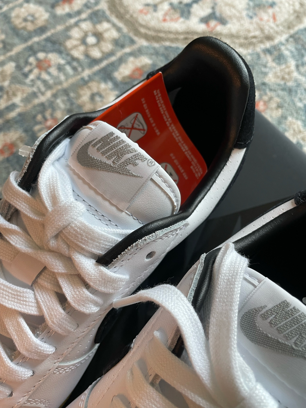 Nike Field General 82 SP White and Black 착용 스타일 - 3