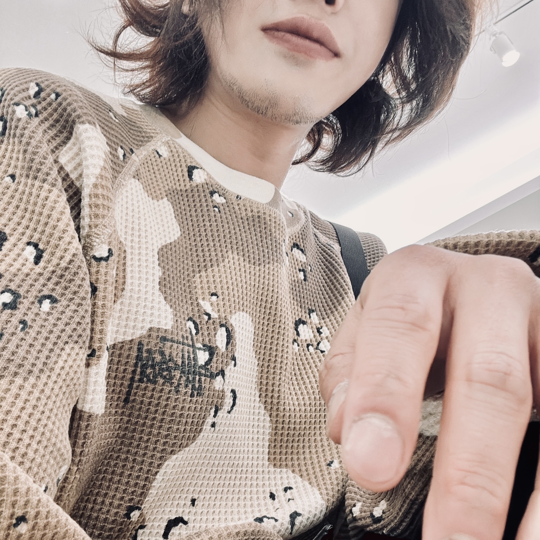 Stussy Raglan Thermal LS Crew Desert Camo 착용 스타일