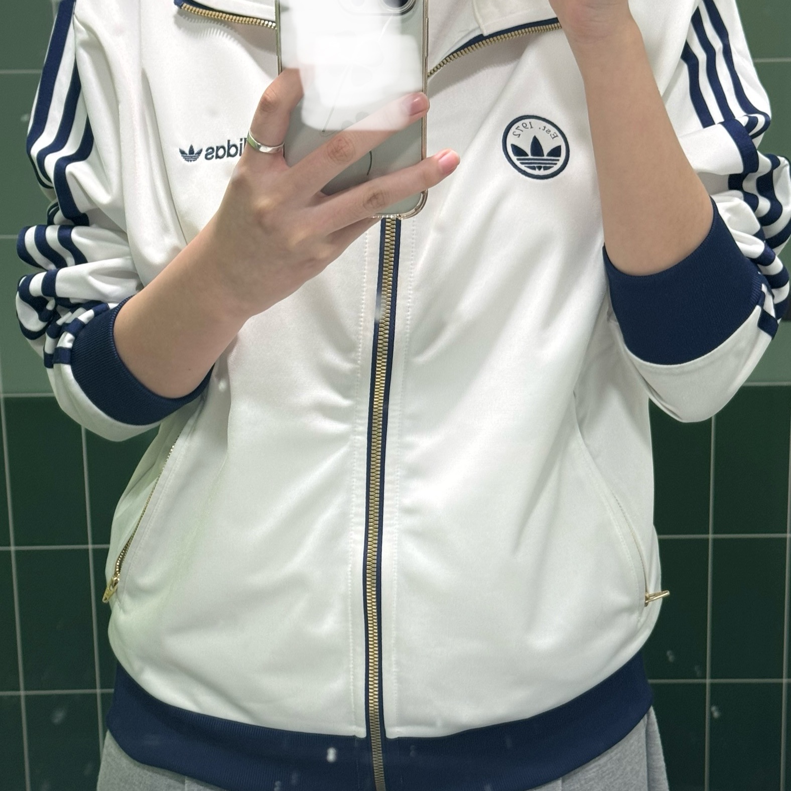 (W) Adidas Firebird Badge Track Top Cloud White - KR Sizing 착용 스타일