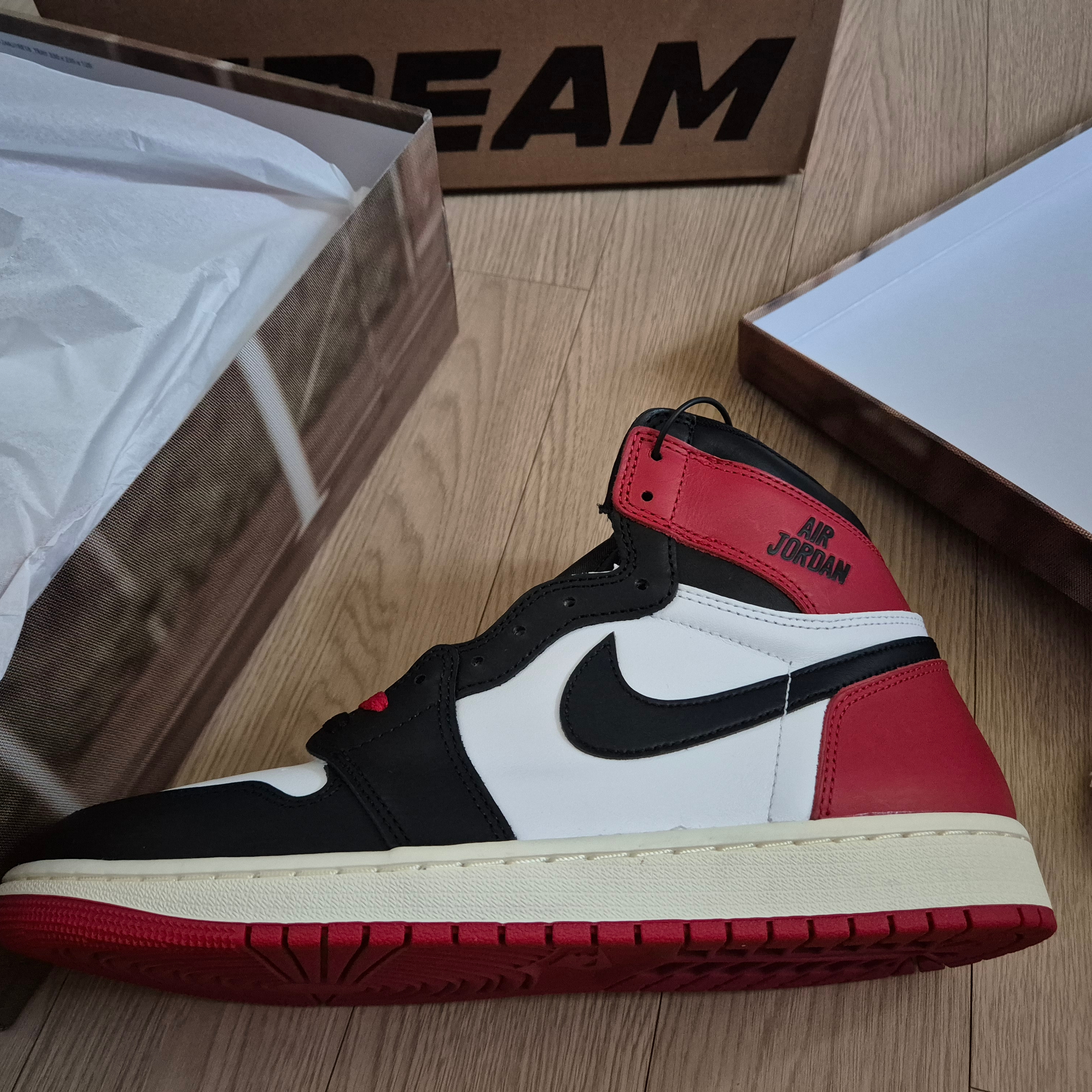 Jordan 1 Retro High OG Black Toe 착용 스타일 - 1