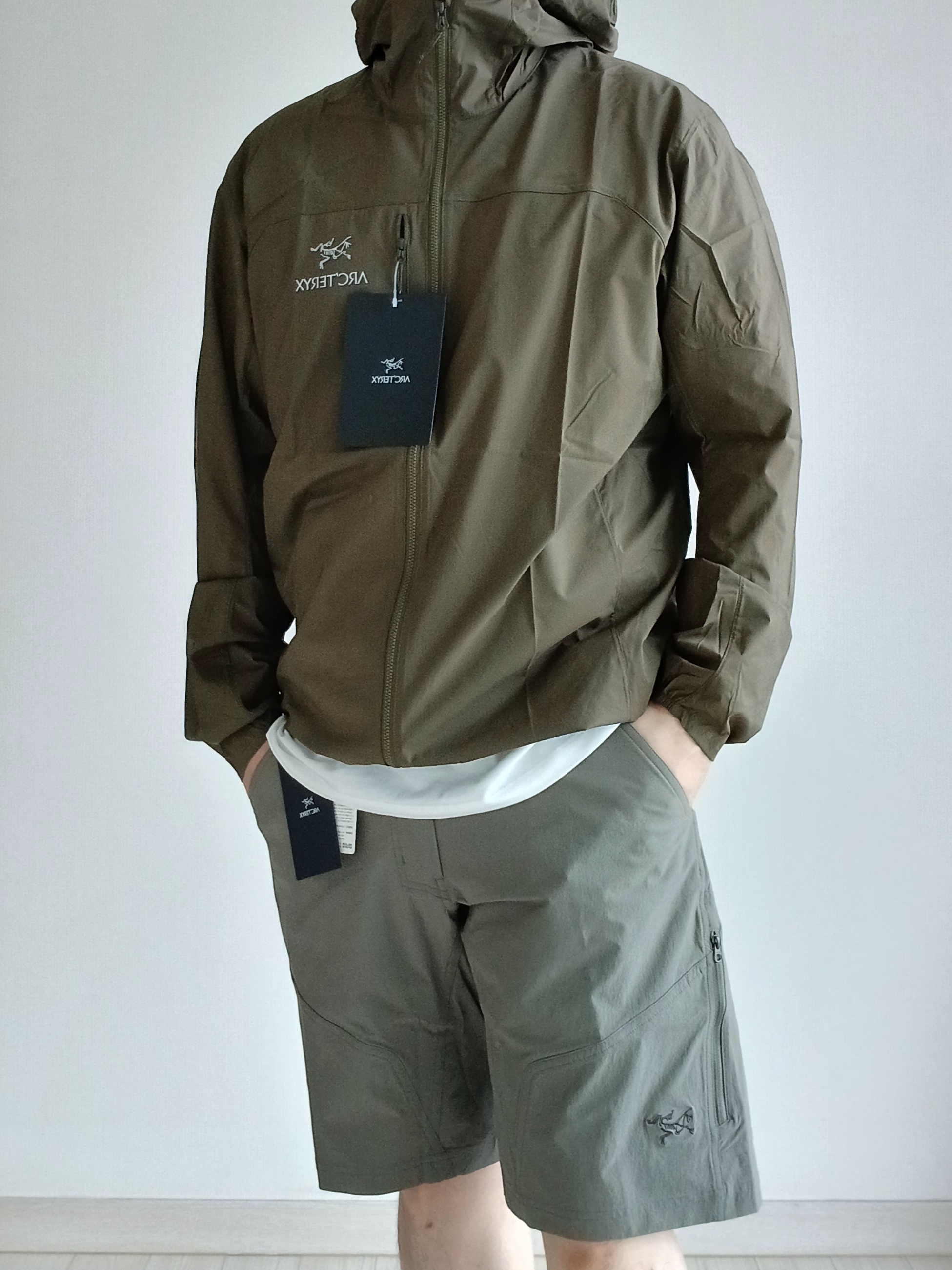 Arc'teryx Squamish Hoody Tatsu, Arc'teryx Kragg SL Cotton LS Shirt White Light 착용 스타일 - 6