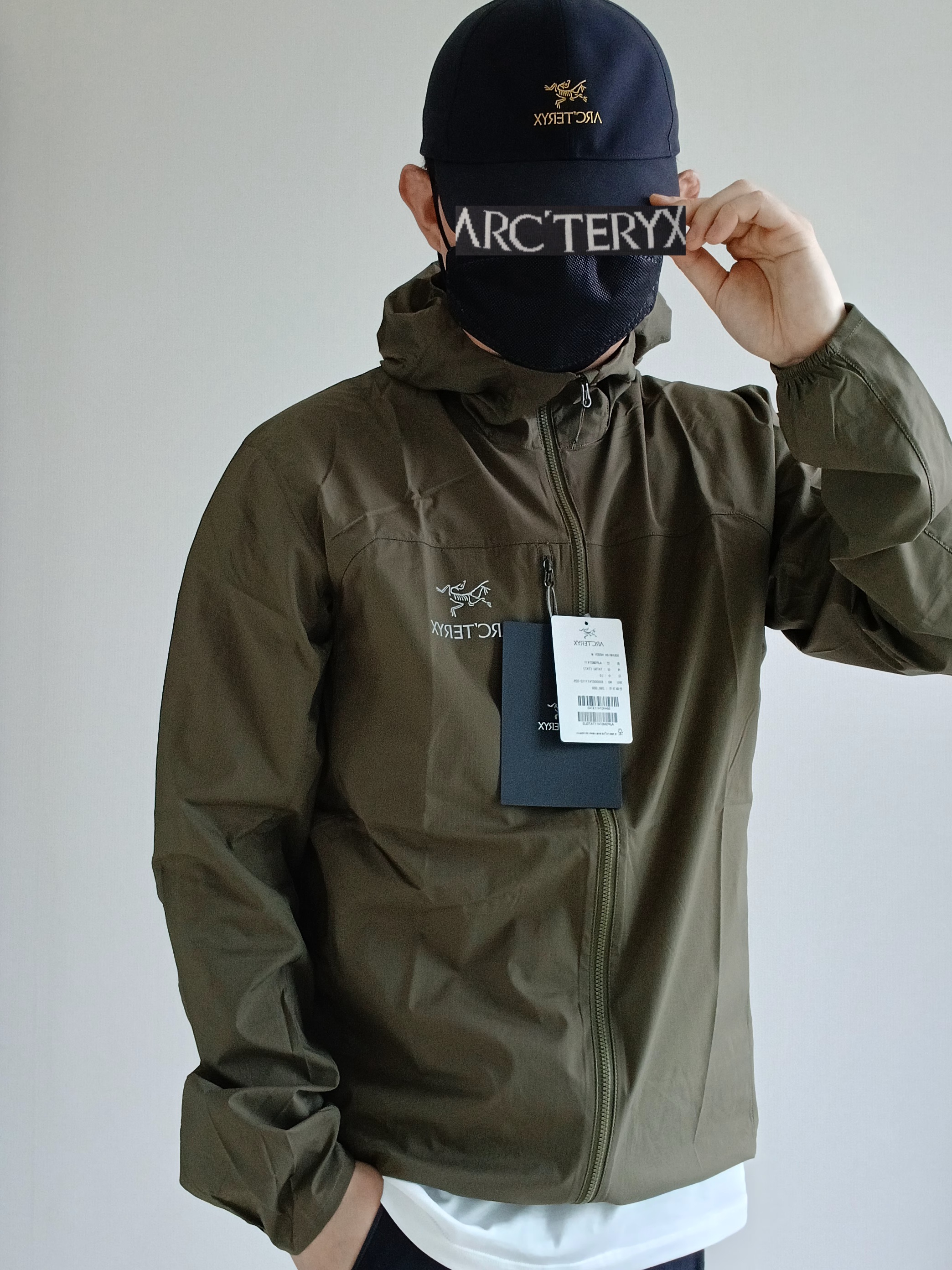 Arc'teryx Squamish Hoody Tatsu, Arc'teryx Bird Word Cap 24K Black 착용 스타일 - 4