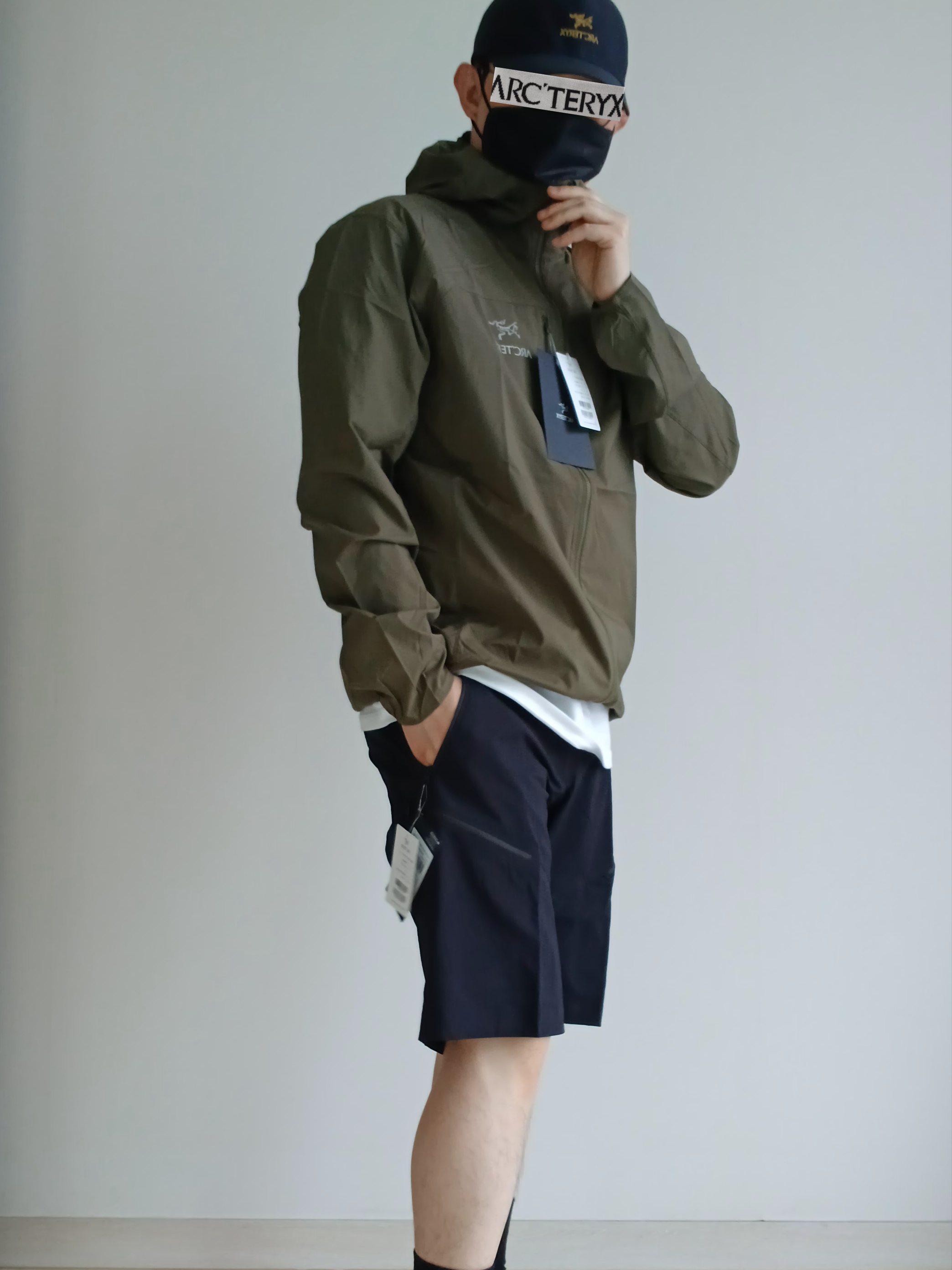 Arc'teryx Squamish Hoody Tatsu, Arc'teryx Bird Word Cap 24K Black 착용 스타일 - 2