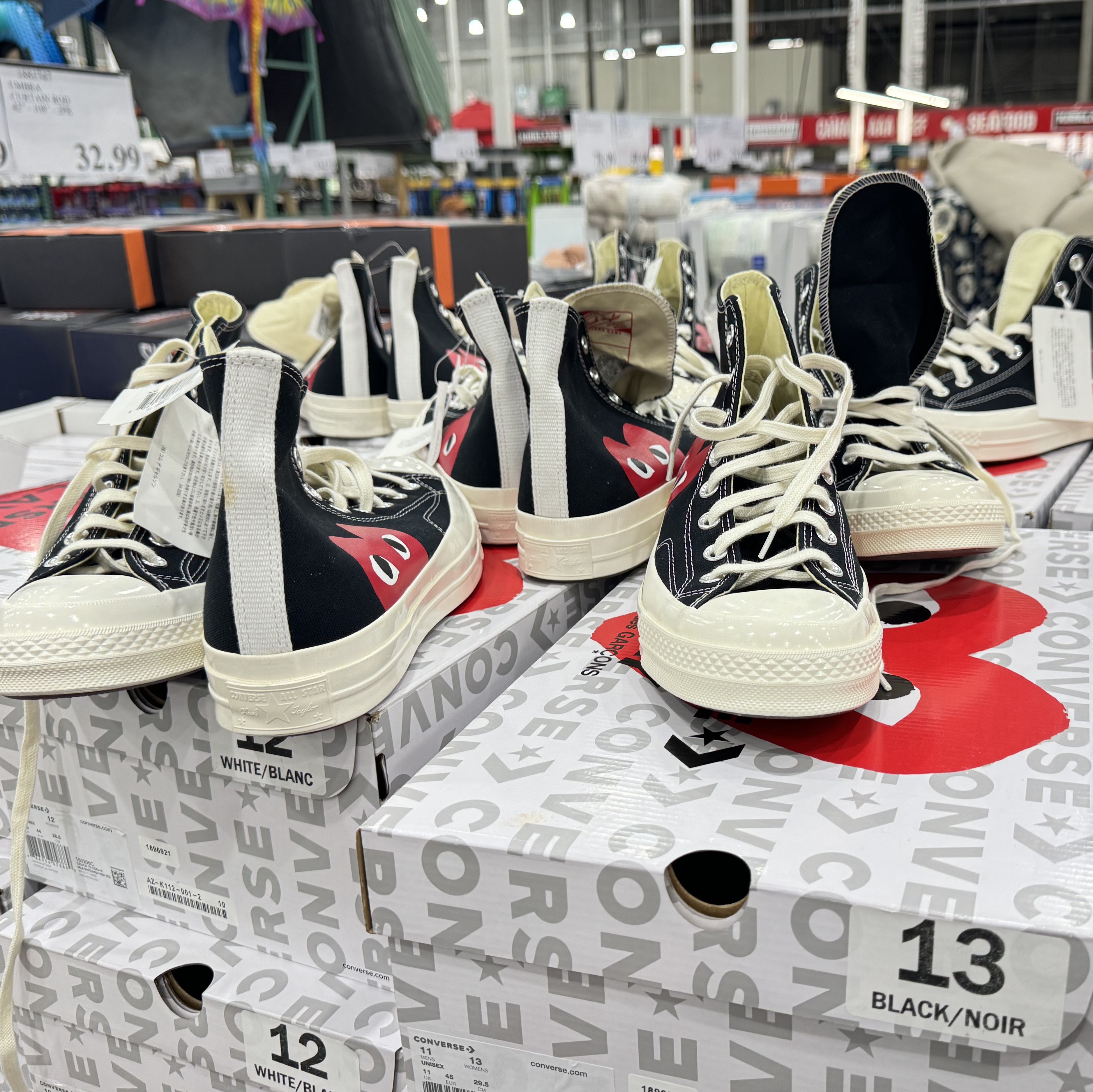 Converse x Play Comme des Garcons Chuck 70 Hi Black, Converse x Play Comme des Garcons Chuck 70 Hi Multi-Heart Green 착용 스타일 - 2