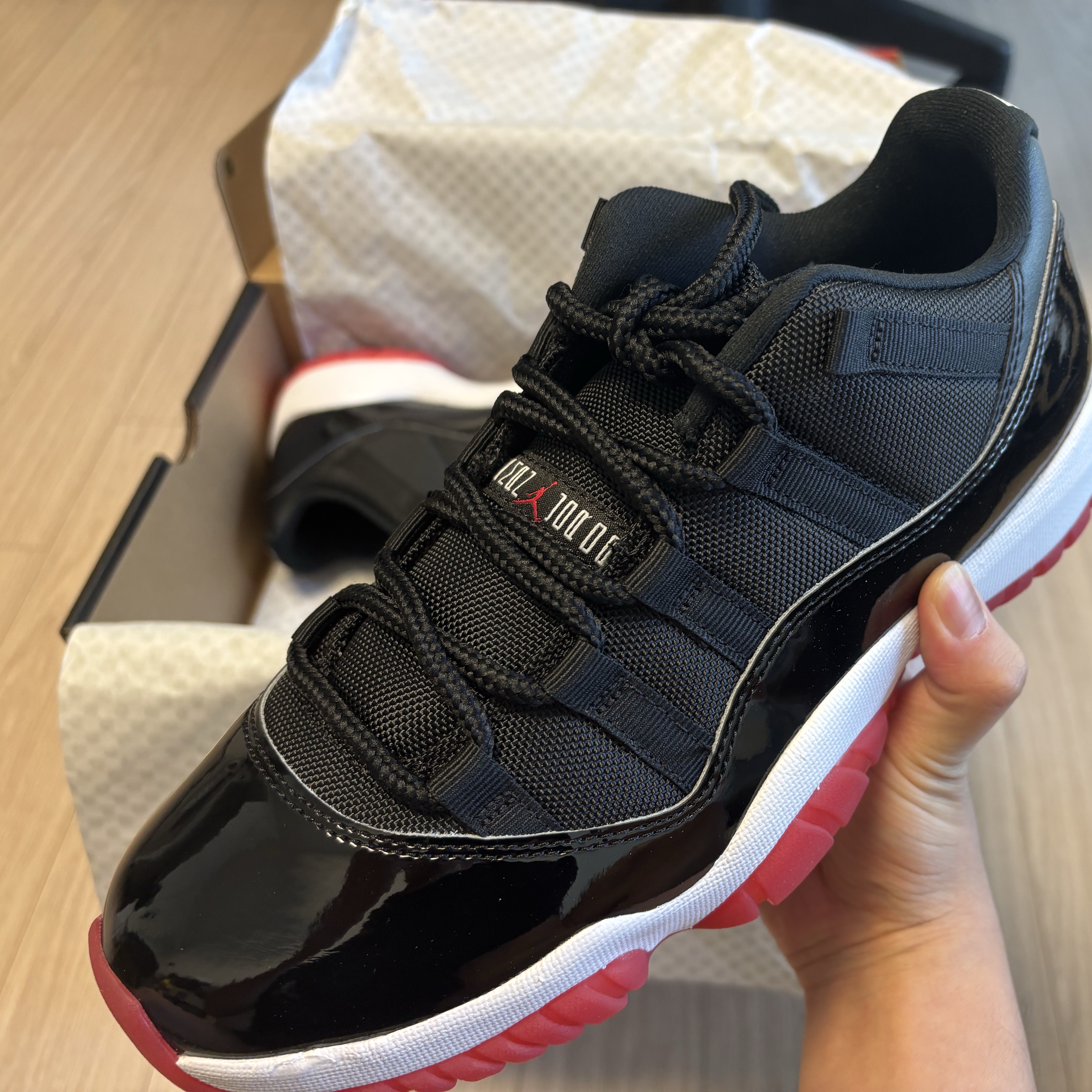 Jordan 11 Retro Low Bred 2025 착용 스타일 - 1