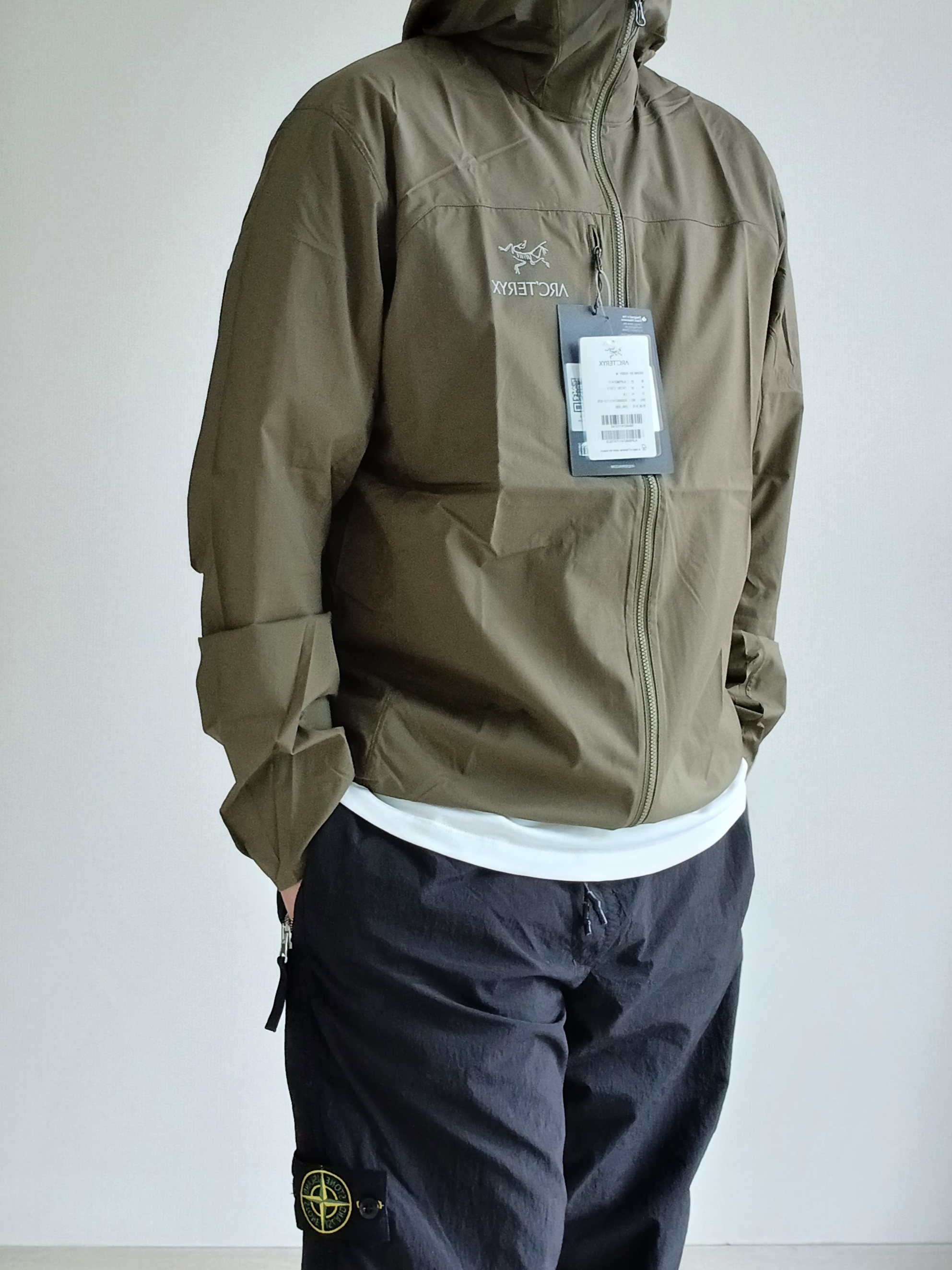 Arc'teryx Squamish Hoody Tatsu, Arc'teryx Bird Word Cap 24K Black 착용 스타일 - 10