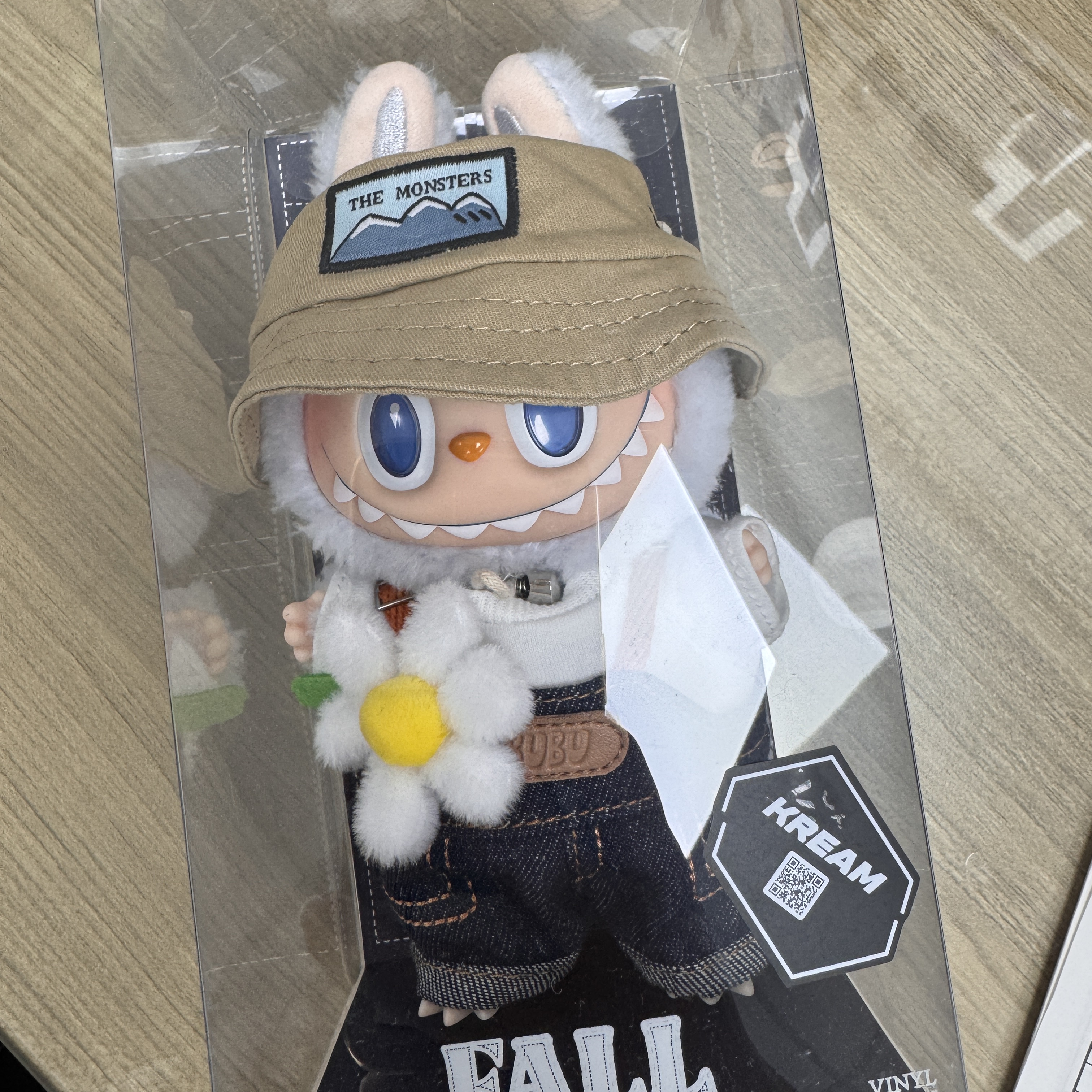 Pop Mart Fall In Wild Labubu Series Toy Keyring 착용 스타일