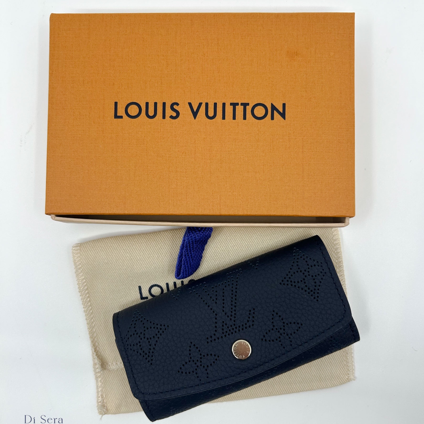 Louis Vuitton Murticle 4 Key Holder Navy 착용 스타일 - 1