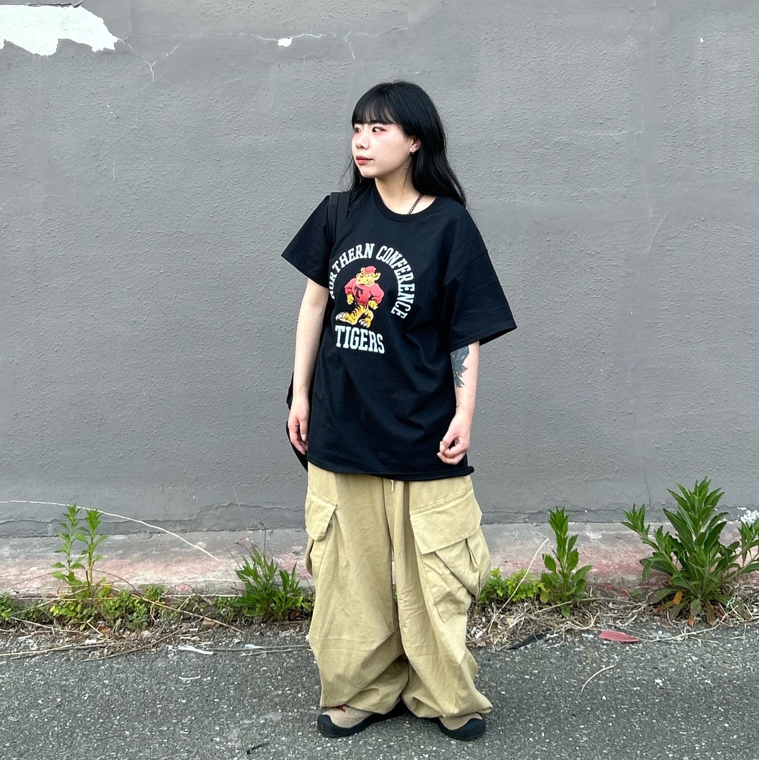 Gildan X American Collection Tiger T-Shirt Black 착용 스타일 - 5